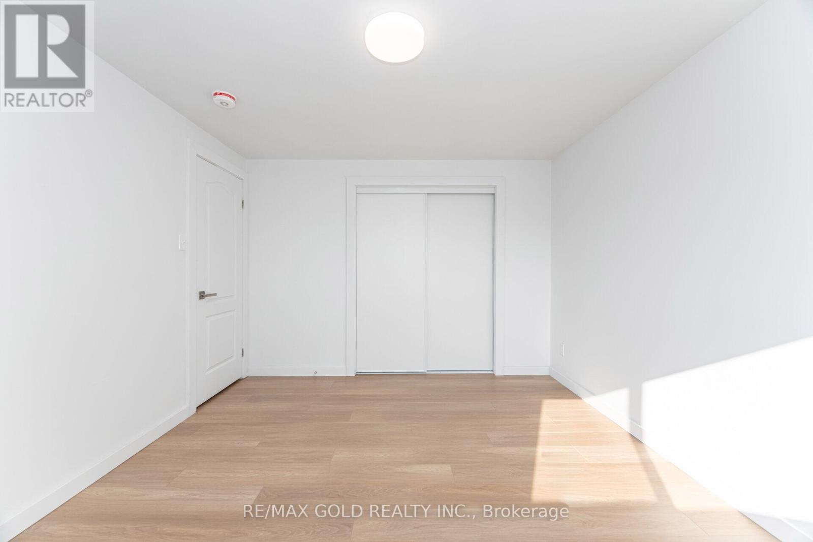 3309 Jolliffe Avenue, Mississauga, Ontario  L4T 1V6 - Photo 13 - W12416545