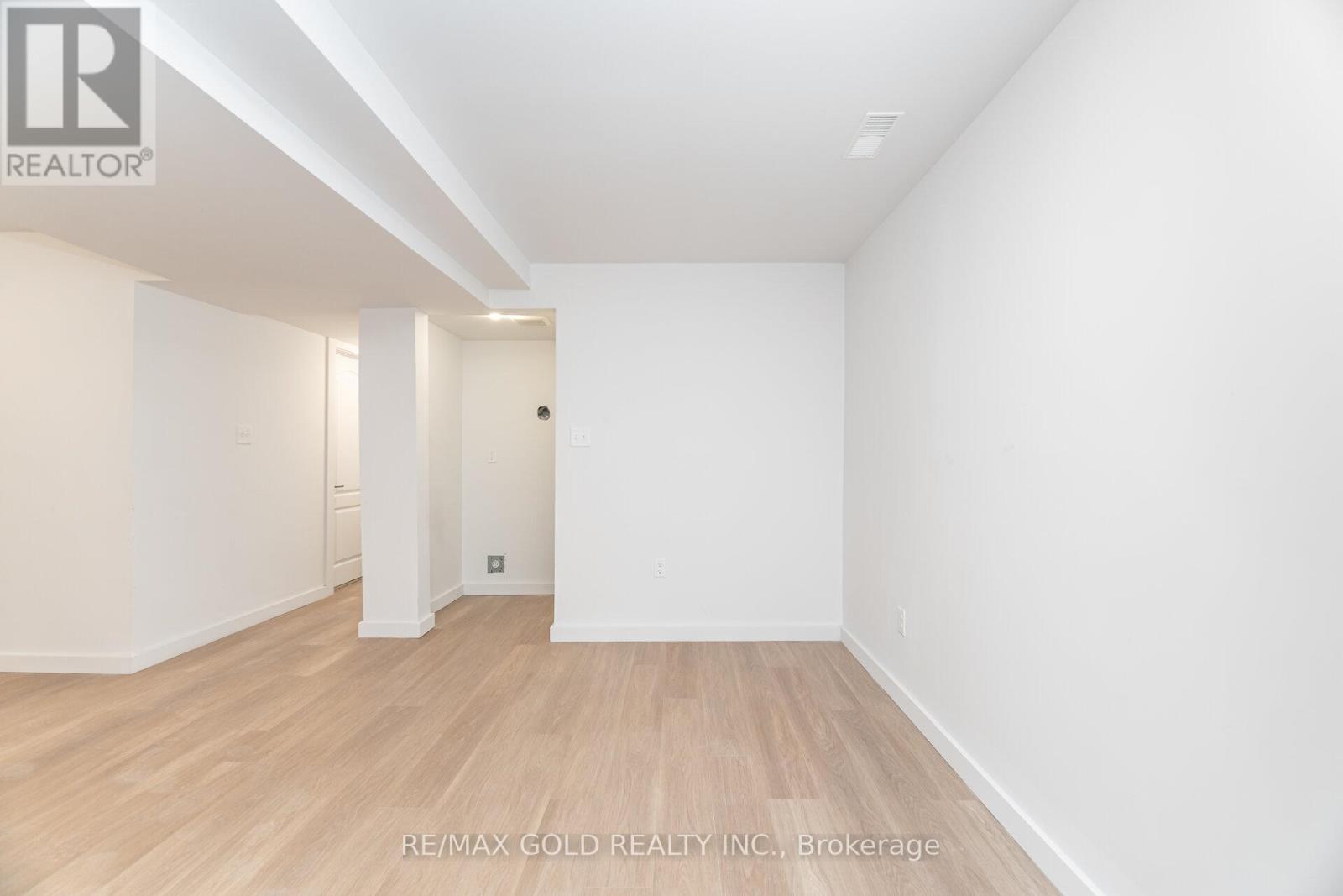 3309 Jolliffe Avenue, Mississauga, Ontario  L4T 1V6 - Photo 17 - W12416545