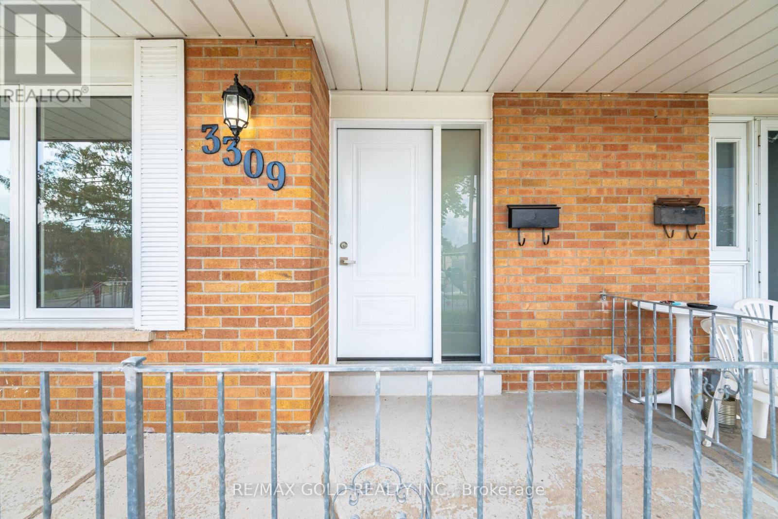 3309 Jolliffe Avenue, Mississauga, Ontario  L4T 1V6 - Photo 2 - W12416545