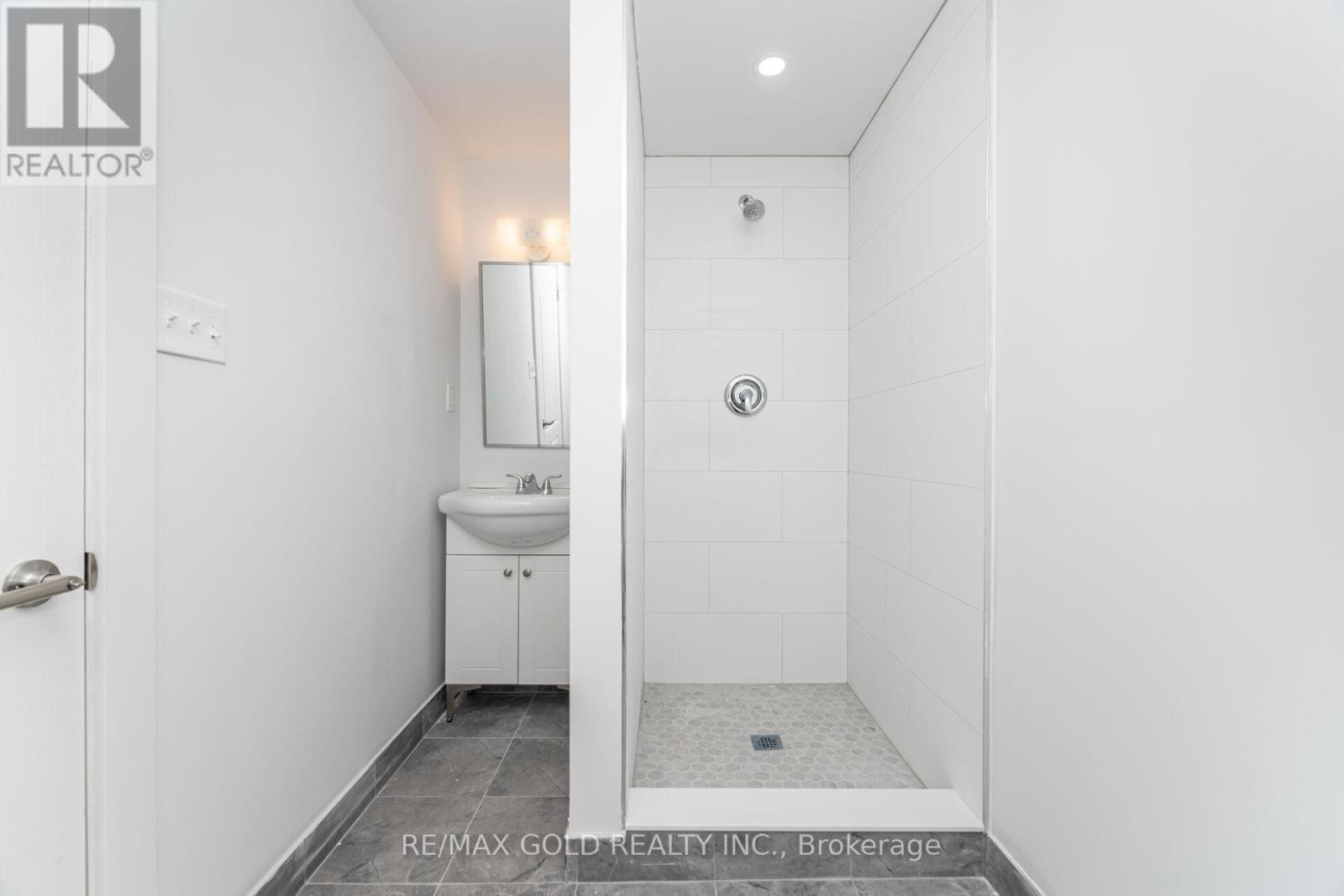3309 Jolliffe Avenue, Mississauga, Ontario  L4T 1V6 - Photo 20 - W12416545
