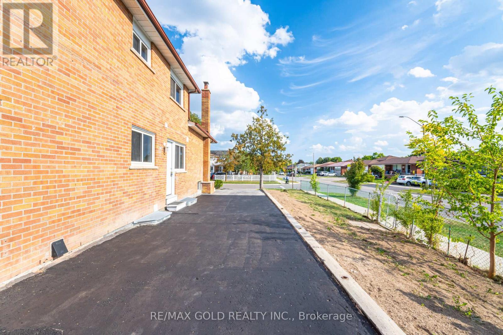 3309 Jolliffe Avenue, Mississauga, Ontario  L4T 1V6 - Photo 22 - W12416545