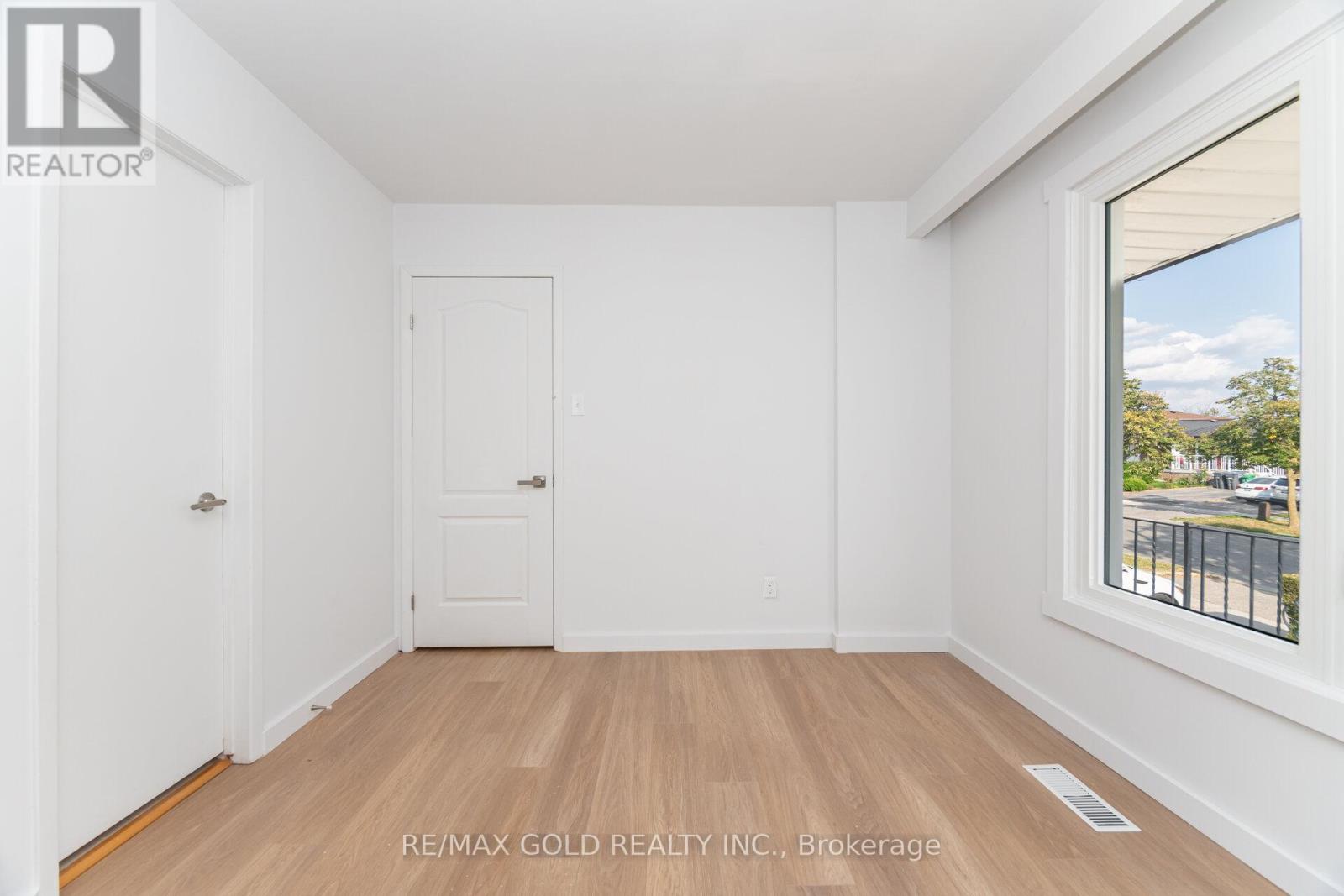 3309 Jolliffe Avenue, Mississauga, Ontario  L4T 1V6 - Photo 7 - W12416545