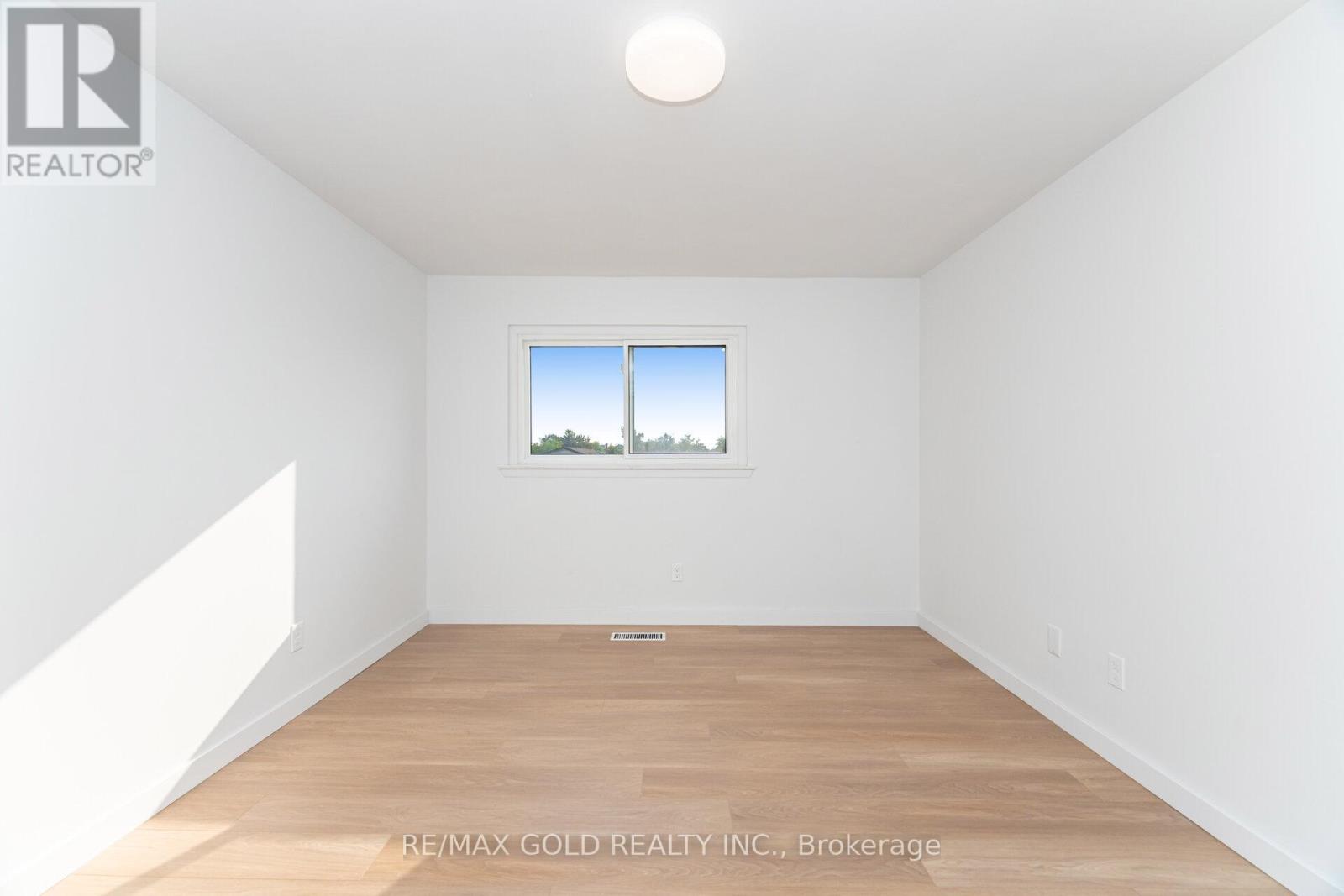 3309 Jolliffe Avenue, Mississauga, Ontario  L4T 1V6 - Photo 9 - W12416545