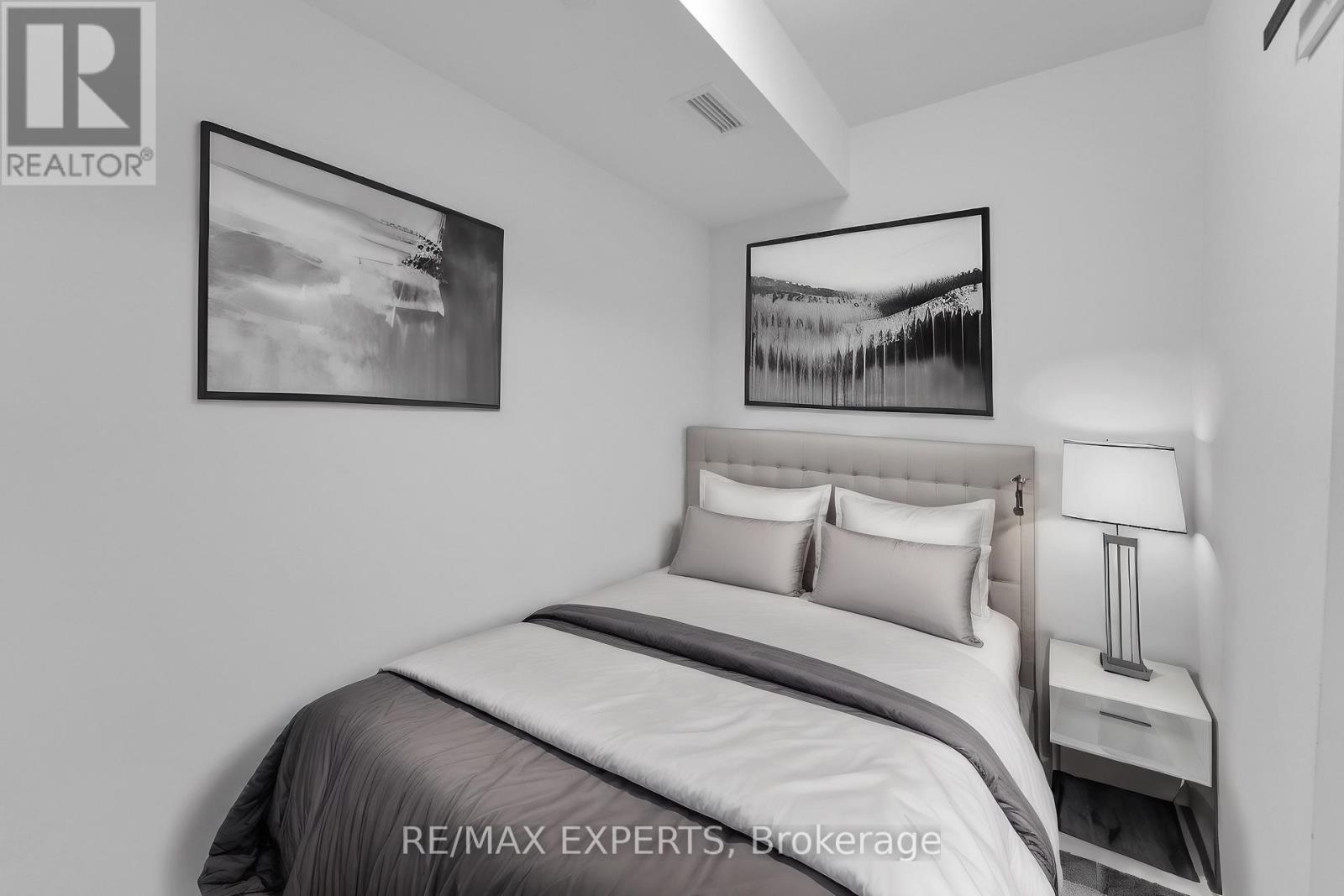 811 - 2300 St Clair Avenue W, Toronto, Ontario  M6N 1K8 - Photo 19 - W12416548