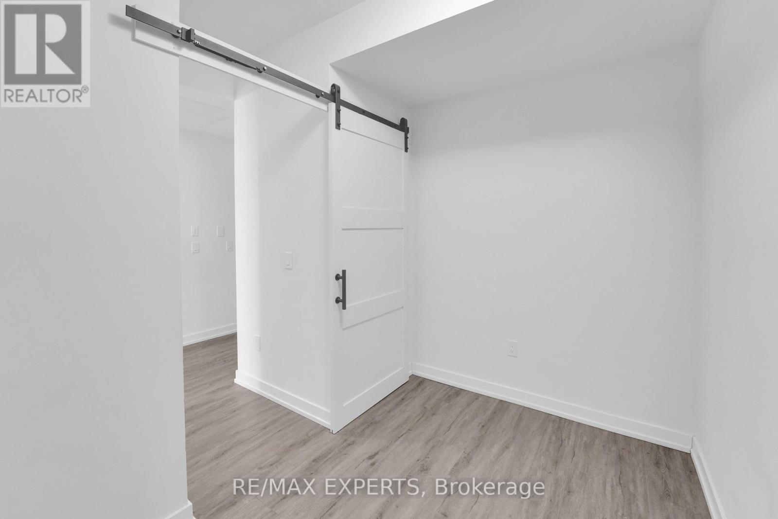 811 - 2300 St Clair Avenue W, Toronto, Ontario  M6N 1K8 - Photo 20 - W12416548