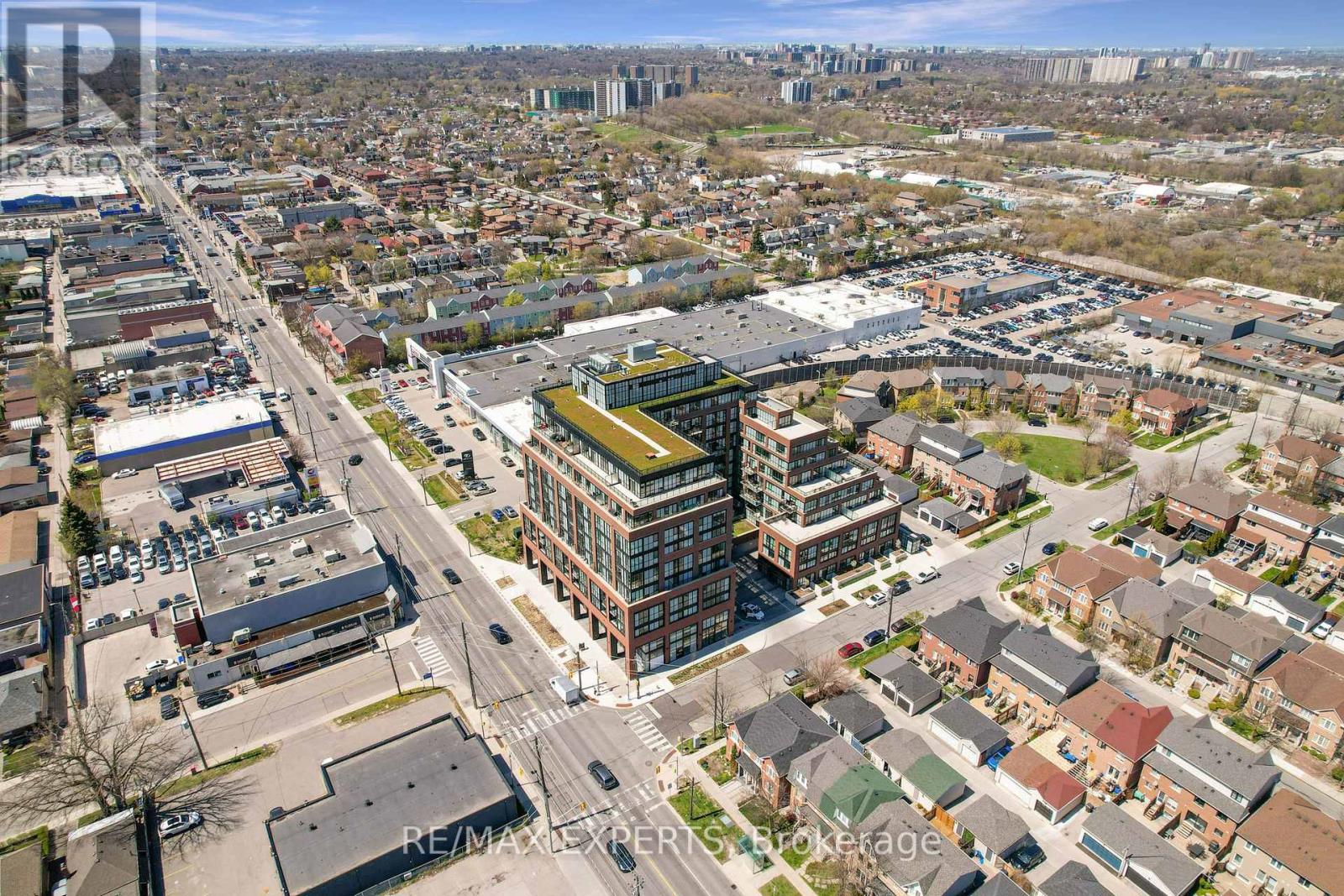 811 - 2300 St Clair Avenue W, Toronto, Ontario  M6N 1K8 - Photo 27 - W12416548