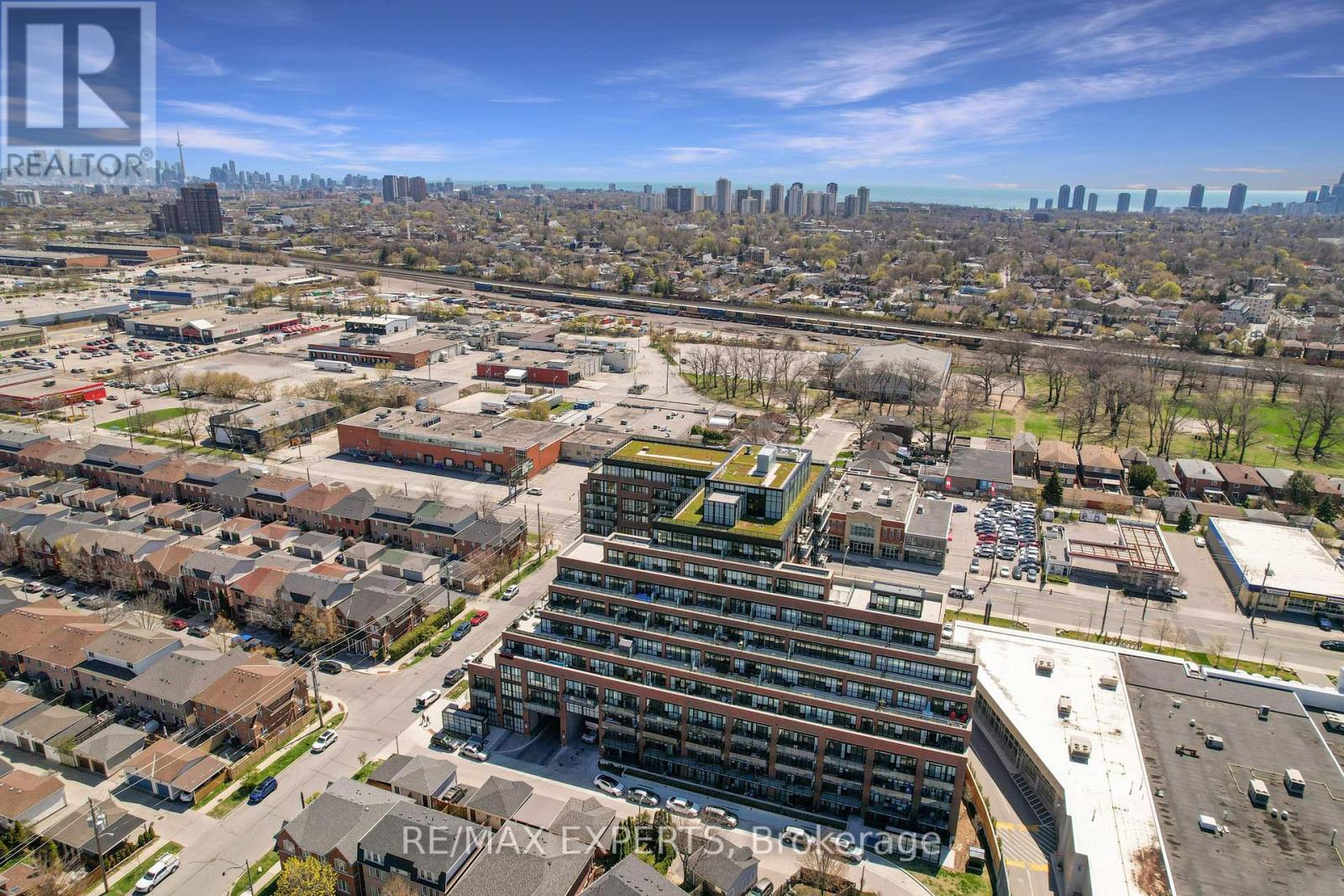 811 - 2300 St Clair Avenue W, Toronto, Ontario  M6N 1K8 - Photo 31 - W12416548