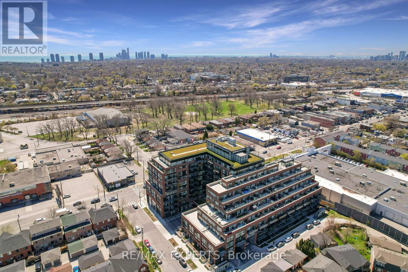 811 - 2300 St Clair Avenue W, Toronto, Ontario  M6N 1K8 - Photo 32 - W12416548