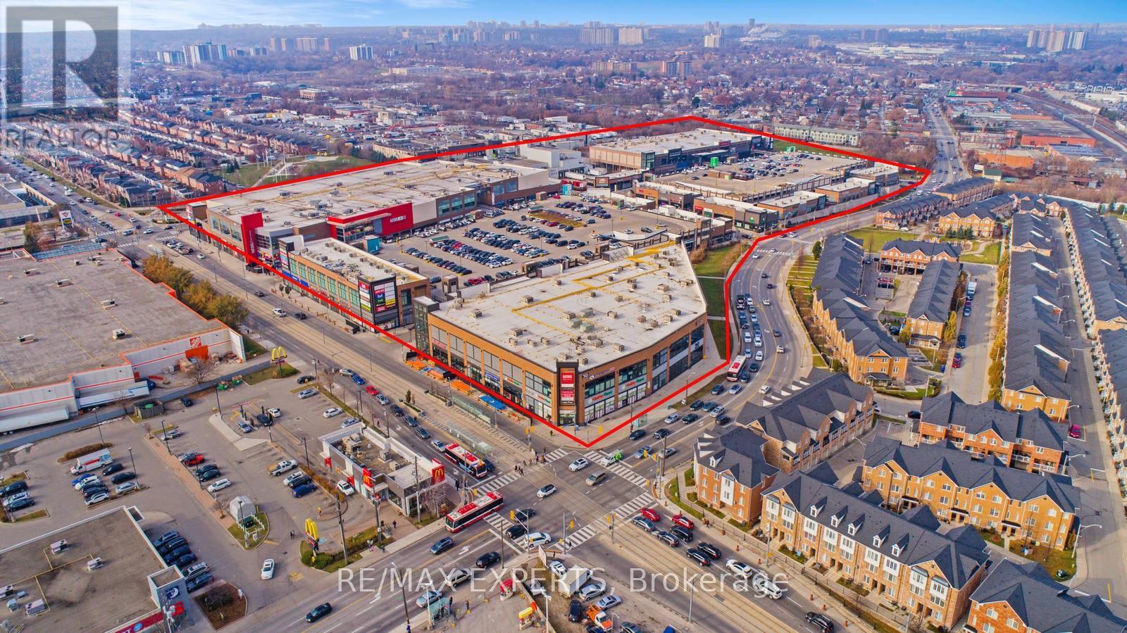 811 - 2300 St Clair Avenue W, Toronto, Ontario  M6N 1K8 - Photo 35 - W12416548