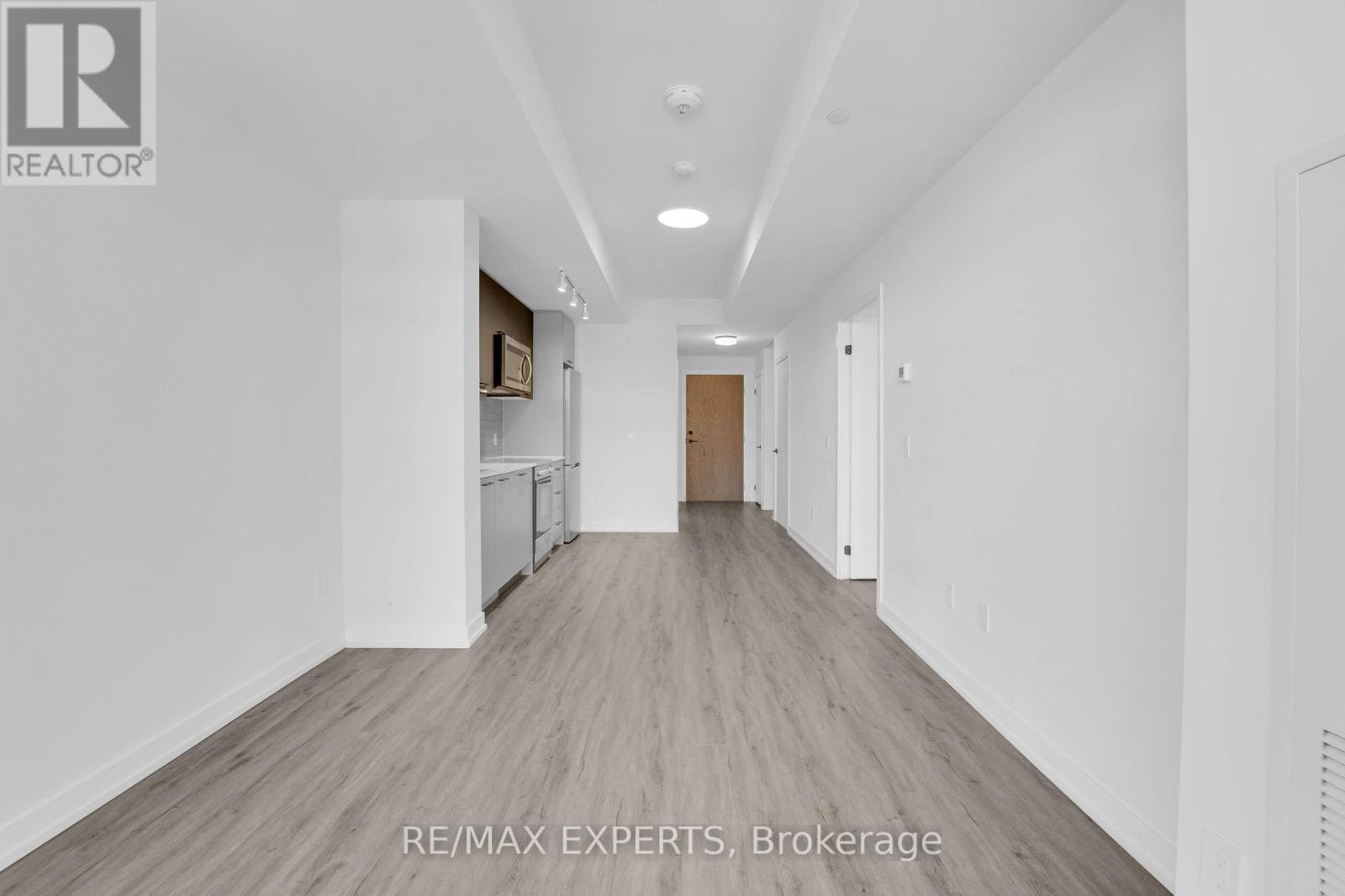 811 - 2300 St Clair Avenue W, Toronto, Ontario  M6N 1K8 - Photo 8 - W12416548