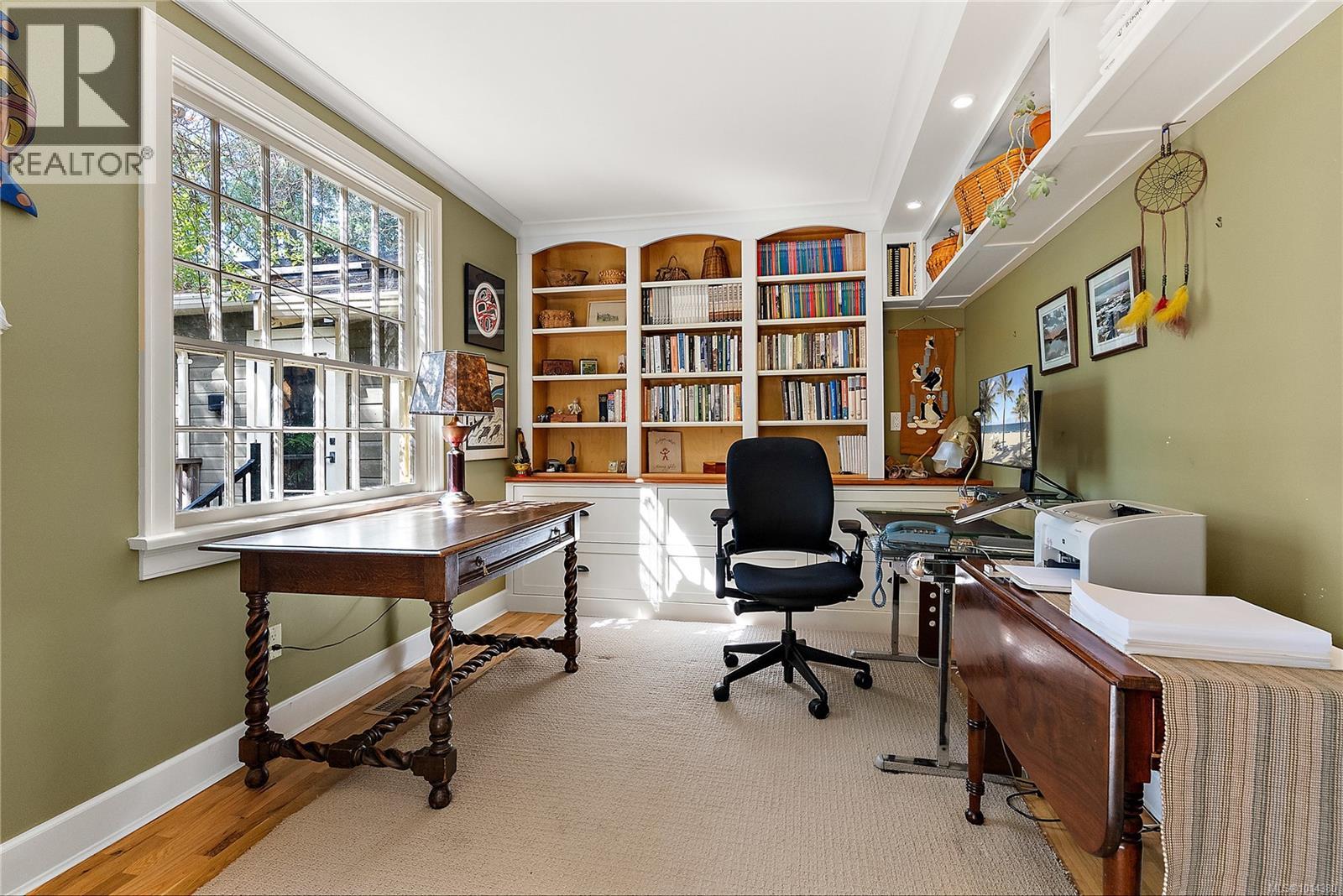 Property at 800 Bardsey Lane image 4
