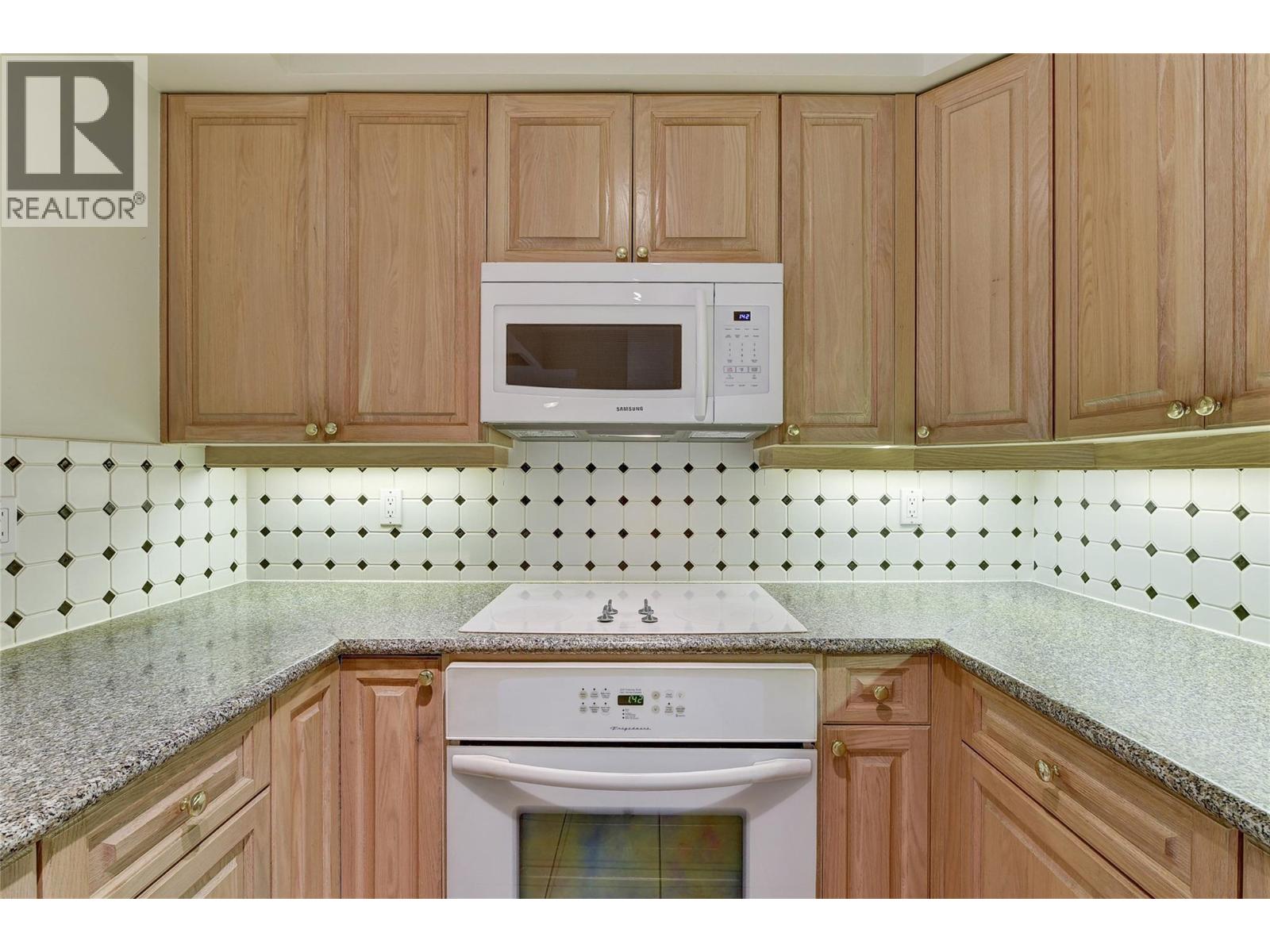 Photo 7 at 1152 Sunset Drive 606, Kelowna North, Kelowna Photo 7 at 1152 Sunset Drive 606, Kelowna North, Kelowna