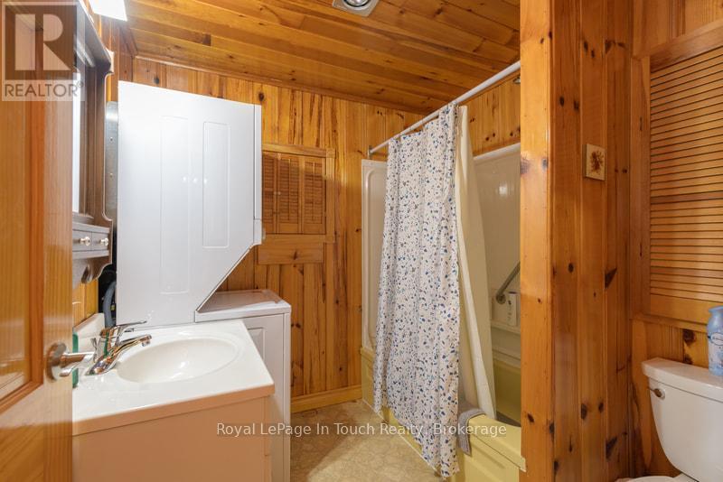 211 Pickerel Point Road, Georgian Bay, Ontario  L0K 1S0 - Photo 37 - X12416558