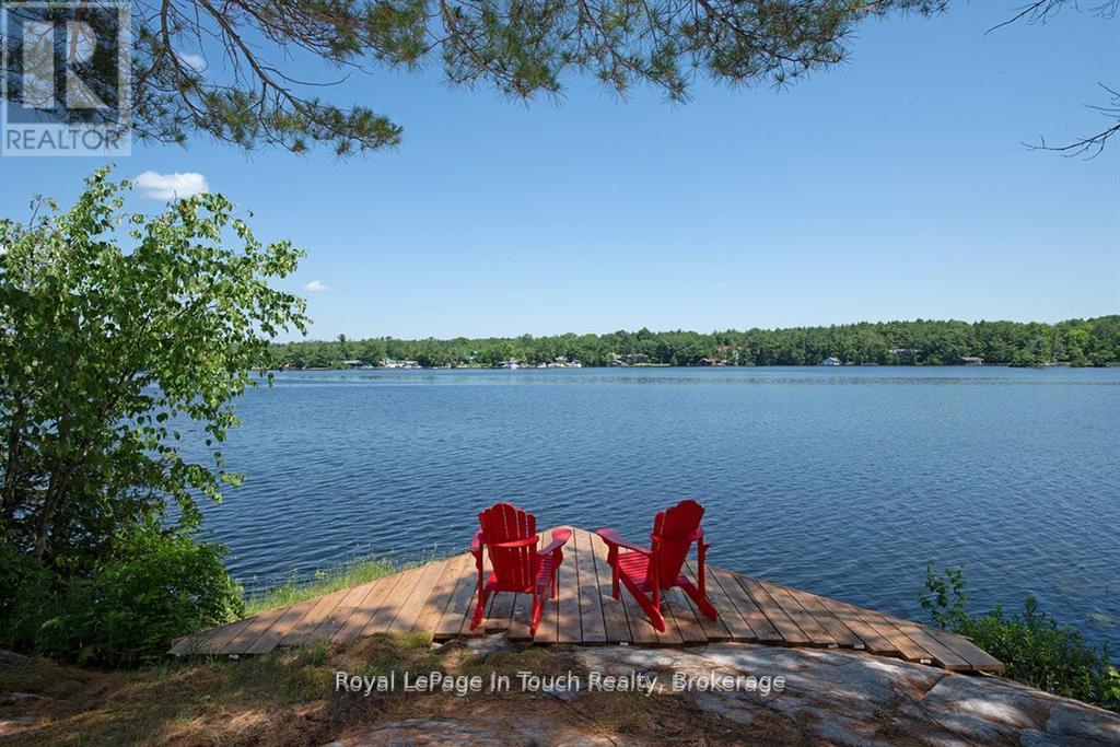 211 Pickerel Point Road, Georgian Bay, Ontario  L0K 1S0 - Photo 4 - X12416558