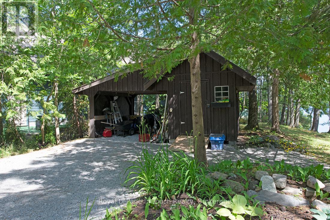 211 Pickerel Point Road, Georgian Bay, Ontario  L0K 1S0 - Photo 46 - X12416558