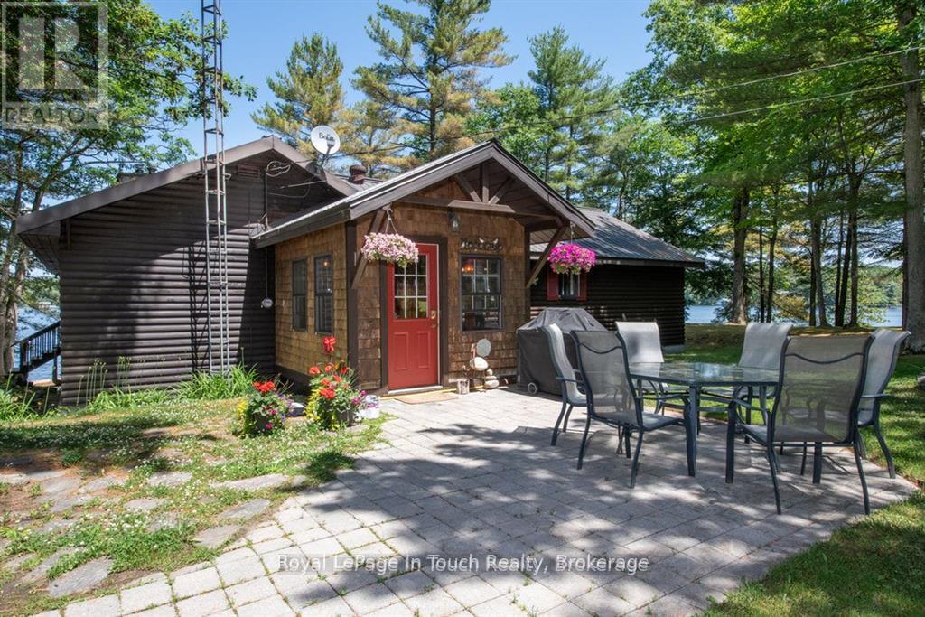 211 Pickerel Point Road, Georgian Bay, Ontario  L0K 1S0 - Photo 5 - X12416558