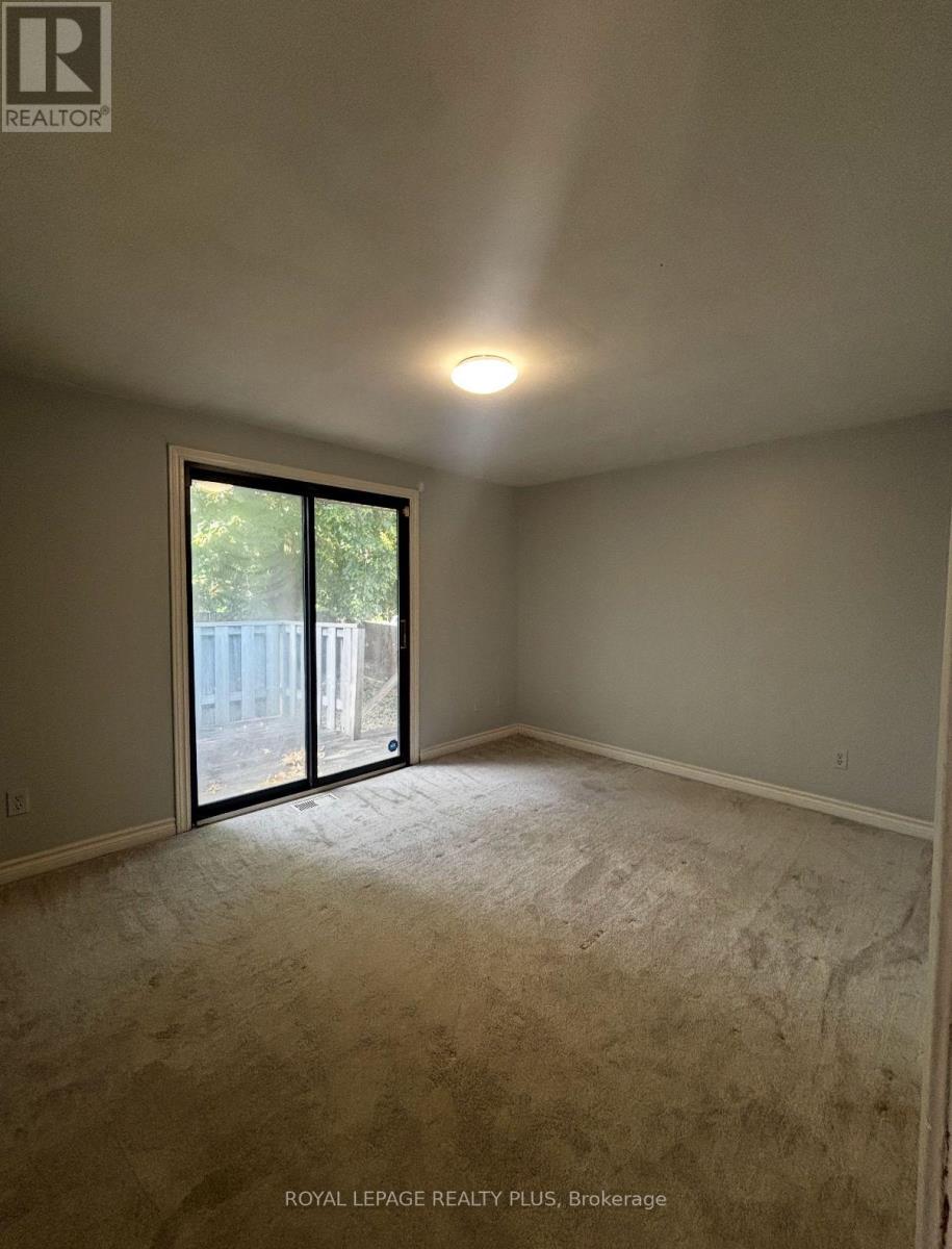 1458 Queen's Boulevard, Kitchener, Ontario  N2M 1E2 - Photo 11 - X12416511