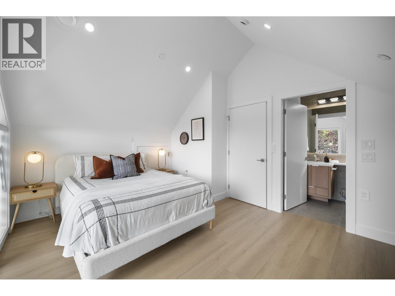 1 3563 E 25th Avenue, Vancouver, British Columbia  V5R 1K3 - Photo 11 - R3050231