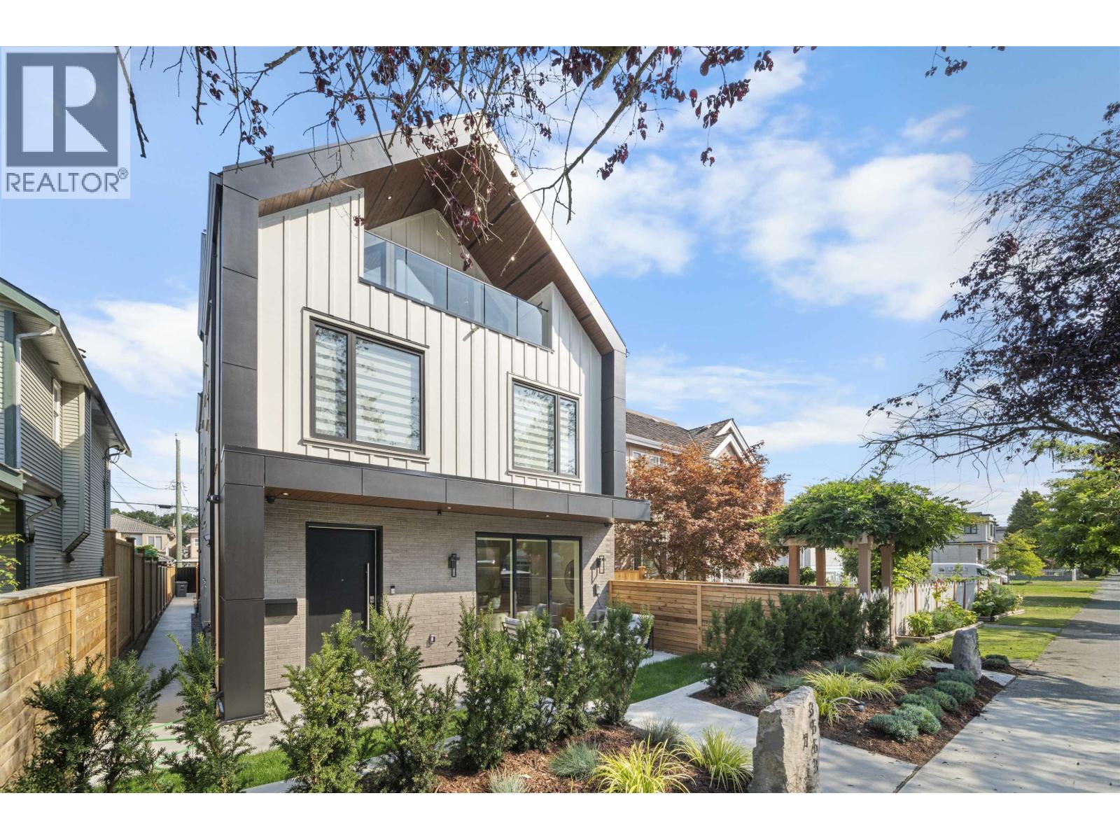 1 3563 E 25th Avenue, Vancouver, British Columbia  V5R 1K3 - Photo 2 - R3050231