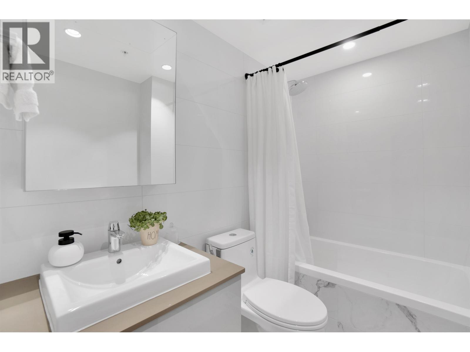 1302 1675 Lions Gate Lane, North Vancouver, British Columbia  V7P 0E3 - Photo 24 - R3050243