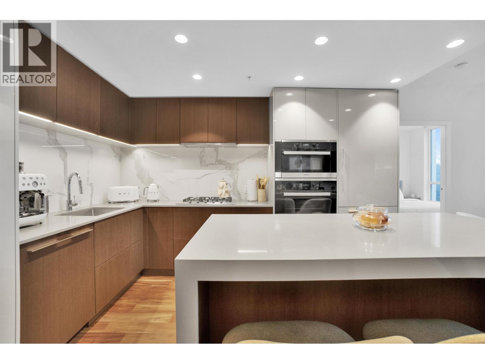 1302 1675 Lions Gate Lane, North Vancouver, British Columbia  V7P 0E3 - Photo 6 - R3050243