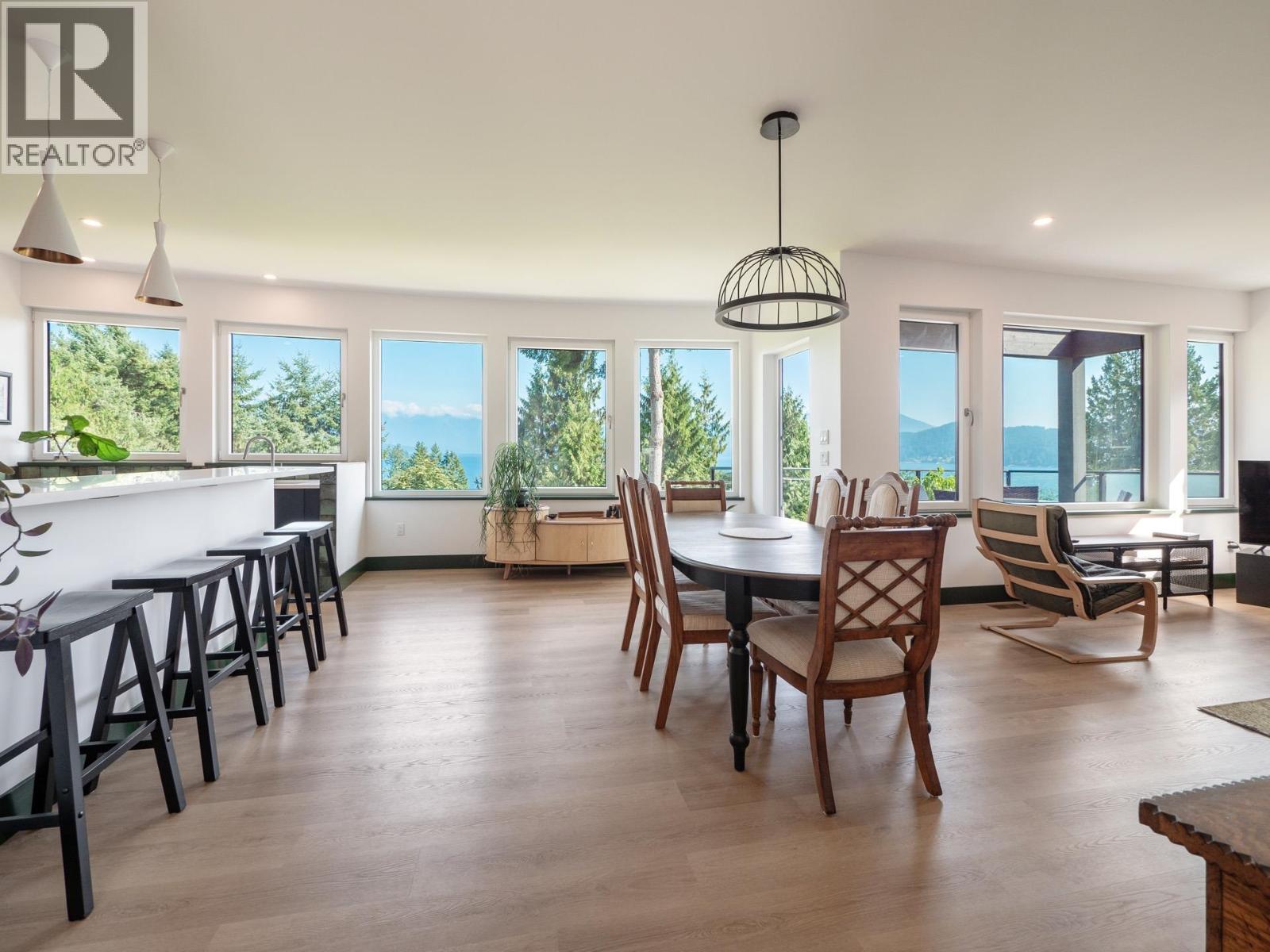 1832 North Road, Gibsons, British Columbia  V0N 1V1 - Photo 9 - R3050266