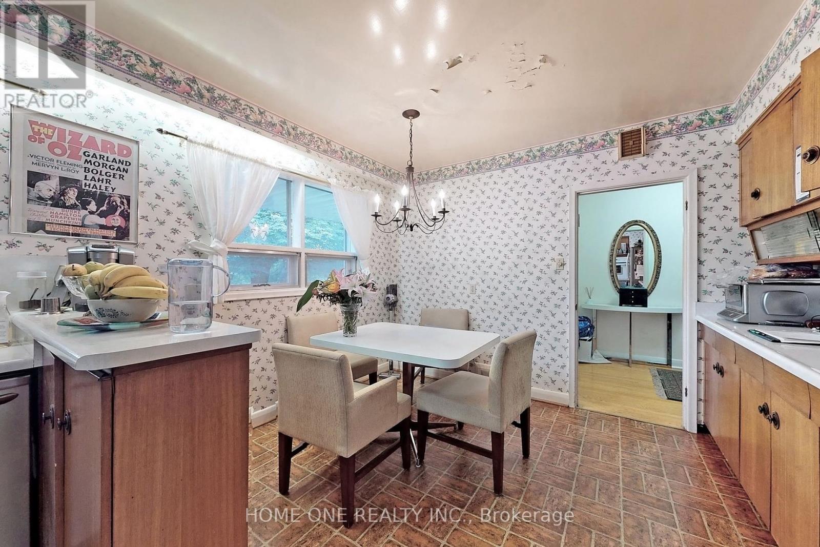 26 Harrison Road, Toronto, Ontario  M2L 1V4 - Photo 11 - C12416550
