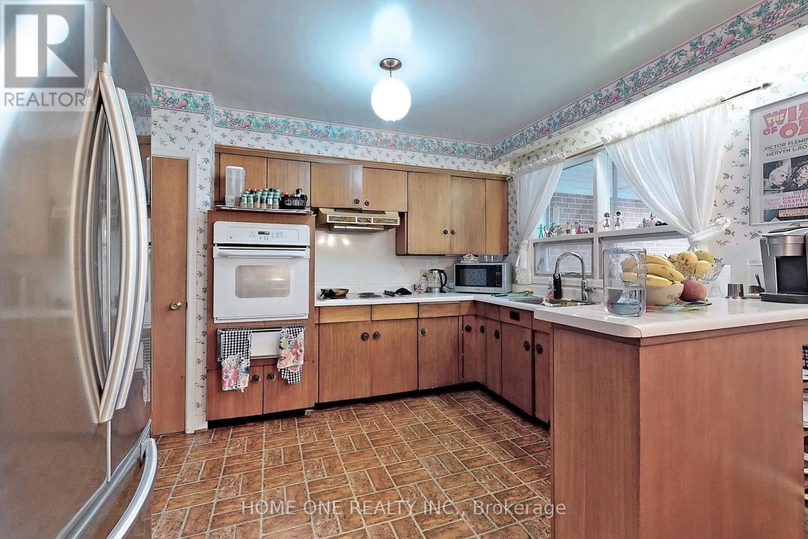 26 Harrison Road, Toronto, Ontario  M2L 1V4 - Photo 12 - C12416550