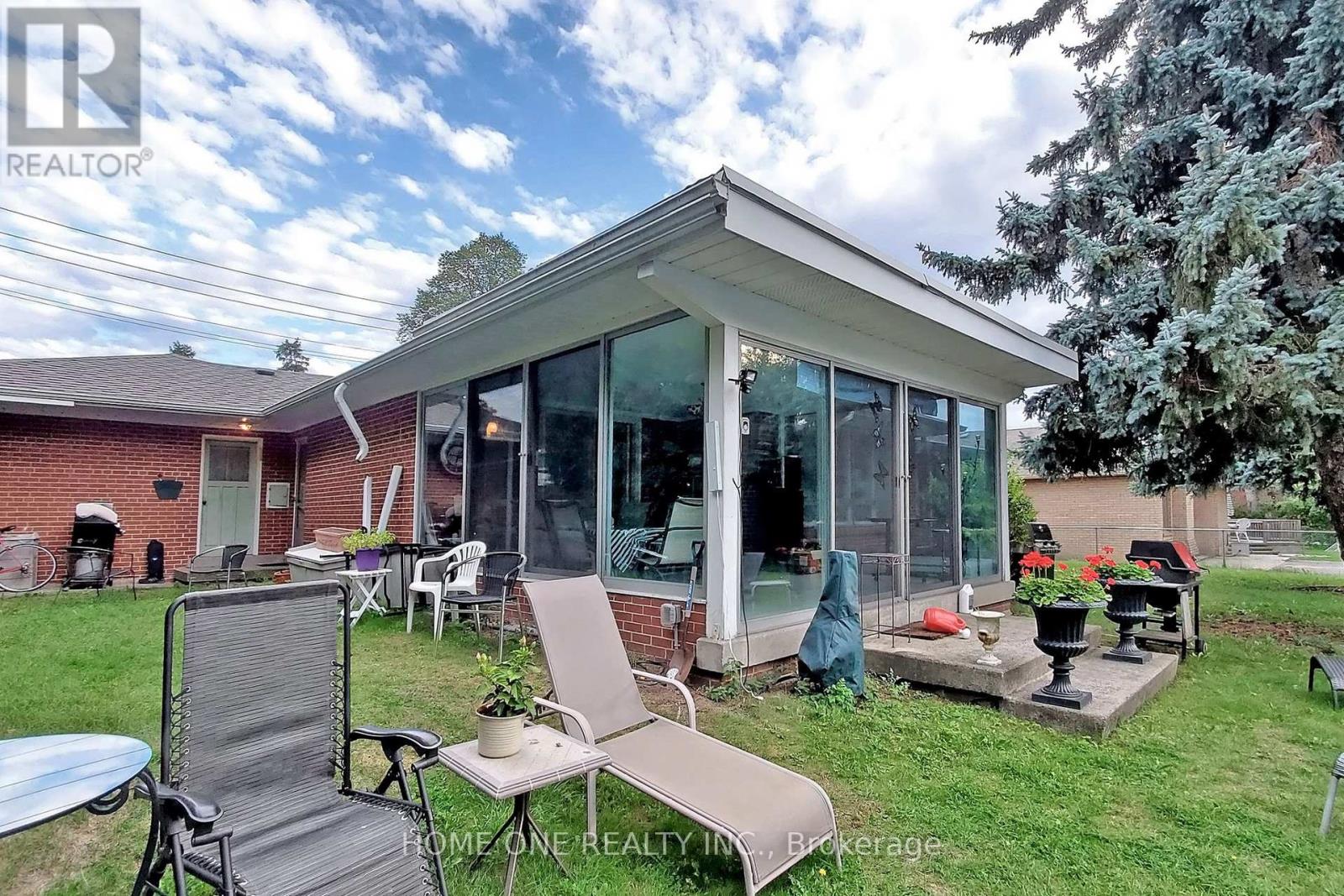 26 Harrison Road, Toronto, Ontario  M2L 1V4 - Photo 34 - C12416550