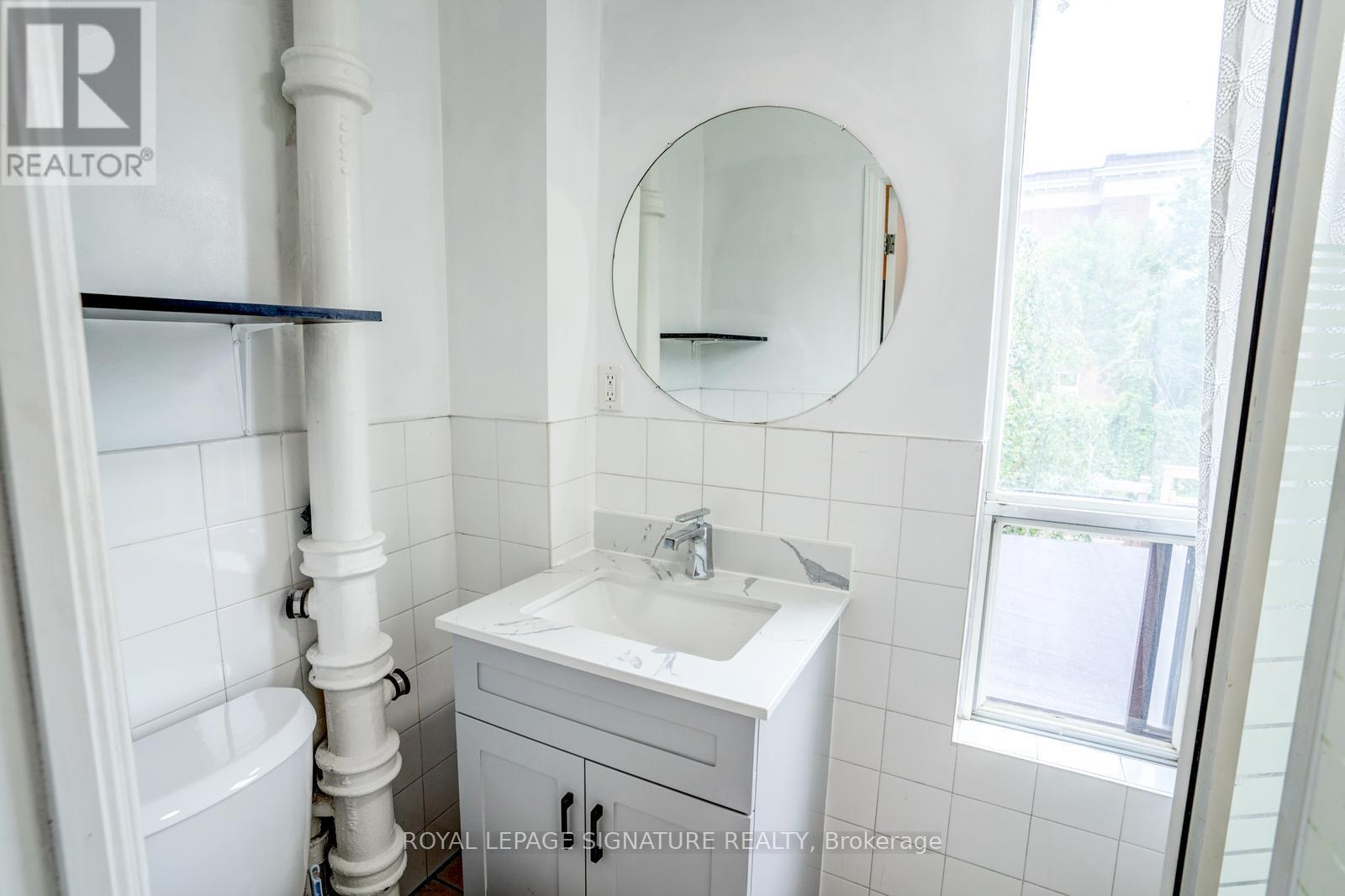 66 Euclid Avenue, Toronto, Ontario  M6J 2J9 - Photo 21 - C12416565