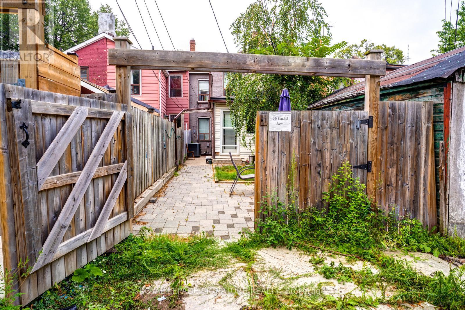 66 Euclid Avenue, Toronto, Ontario  M6J 2J9 - Photo 22 - C12416565