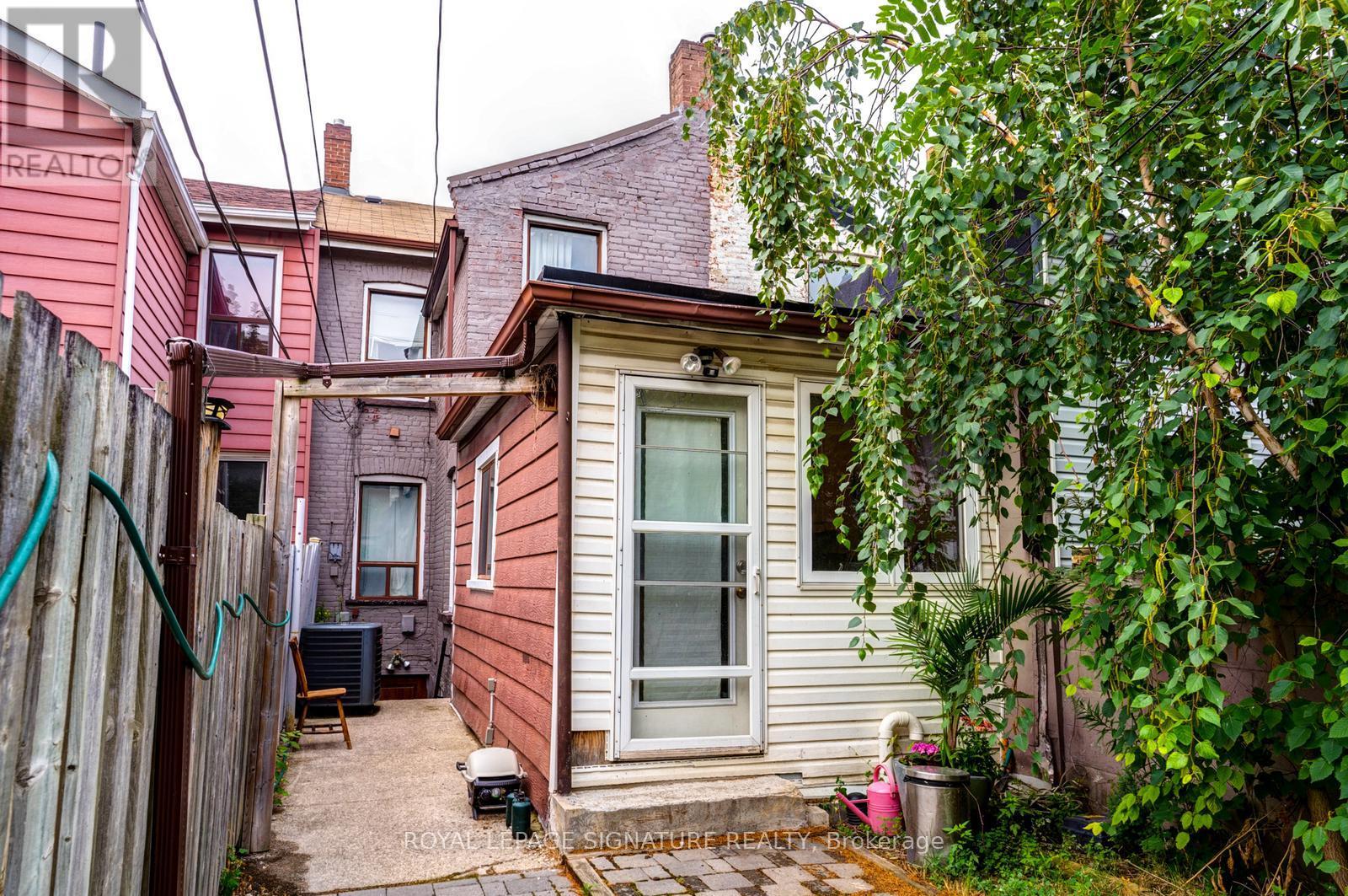 66 Euclid Avenue, Toronto, Ontario  M6J 2J9 - Photo 24 - C12416565