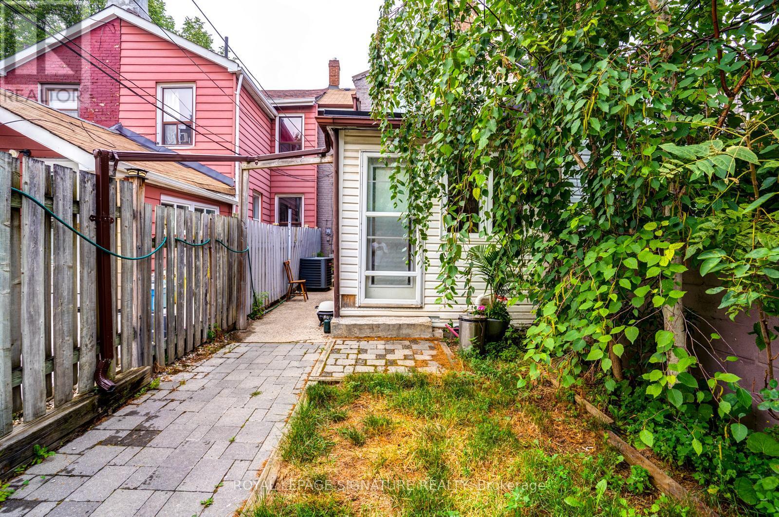66 Euclid Avenue, Toronto, Ontario  M6J 2J9 - Photo 25 - C12416565