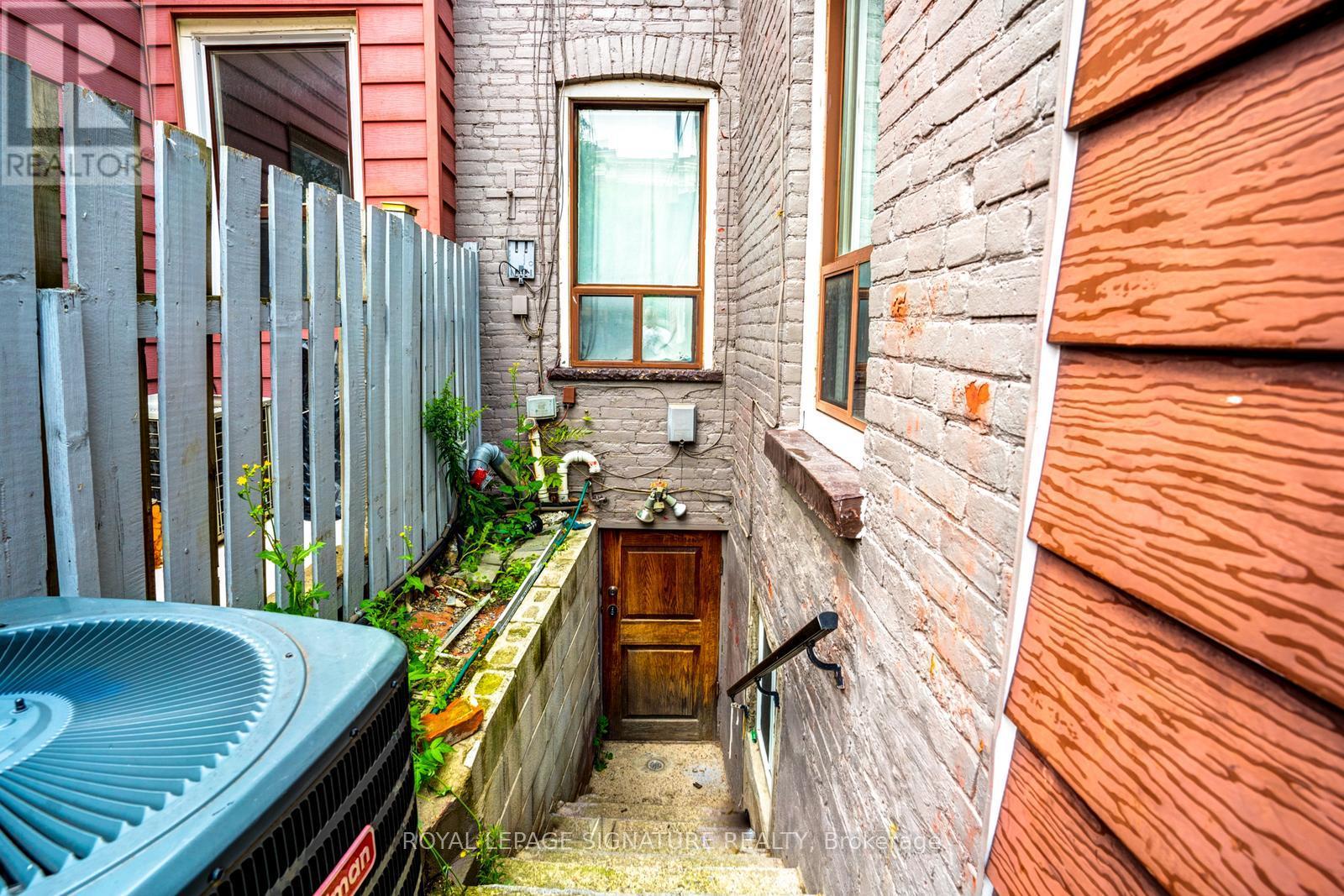 66 Euclid Avenue, Toronto, Ontario  M6J 2J9 - Photo 26 - C12416565