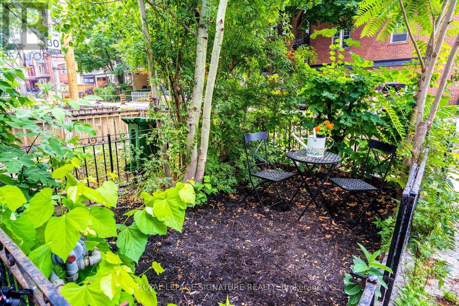 66 Euclid Avenue, Toronto, Ontario  M6J 2J9 - Photo 3 - C12416565