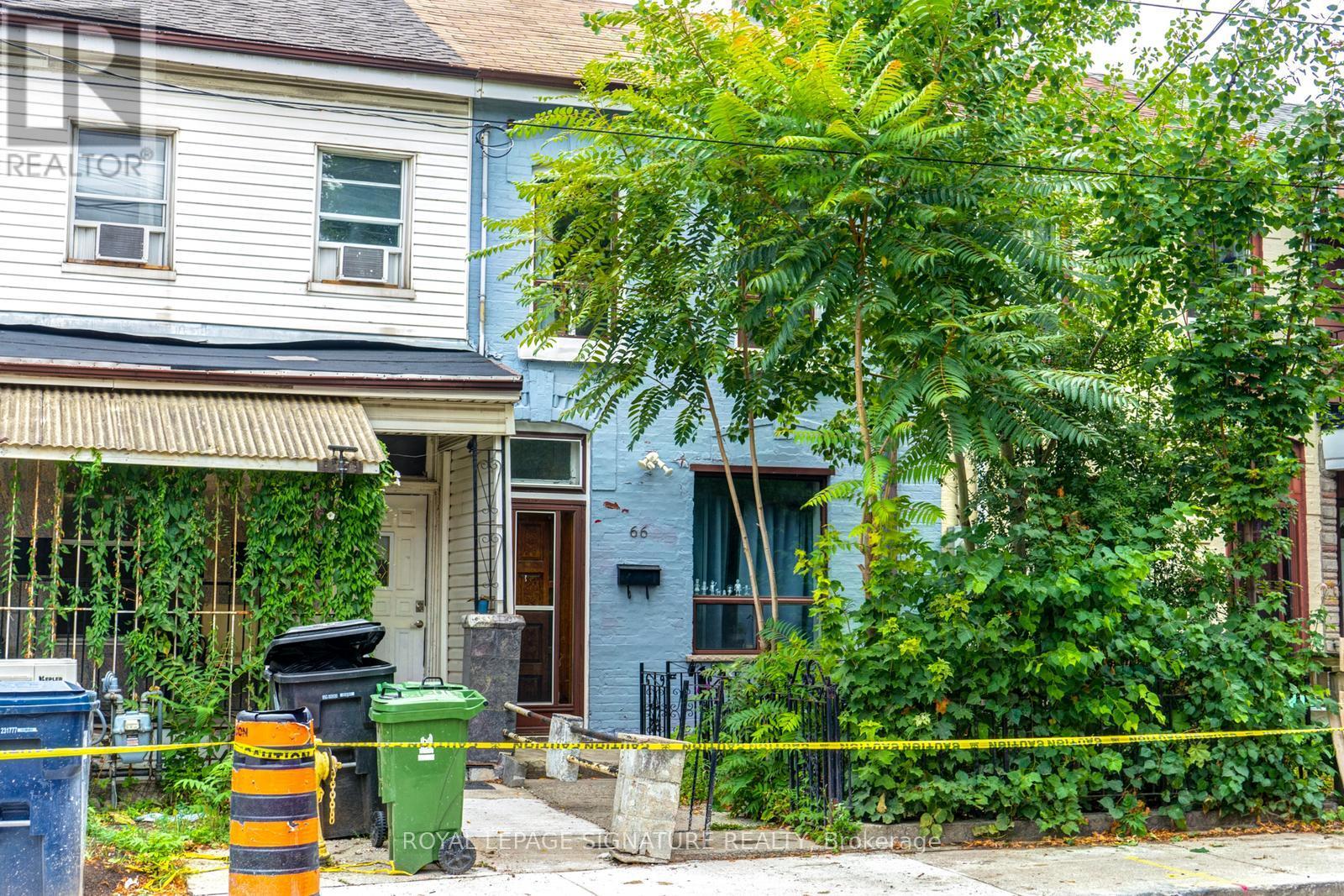 66 Euclid Avenue, Toronto, Ontario  M6J 2J9 - Photo 4 - C12416565