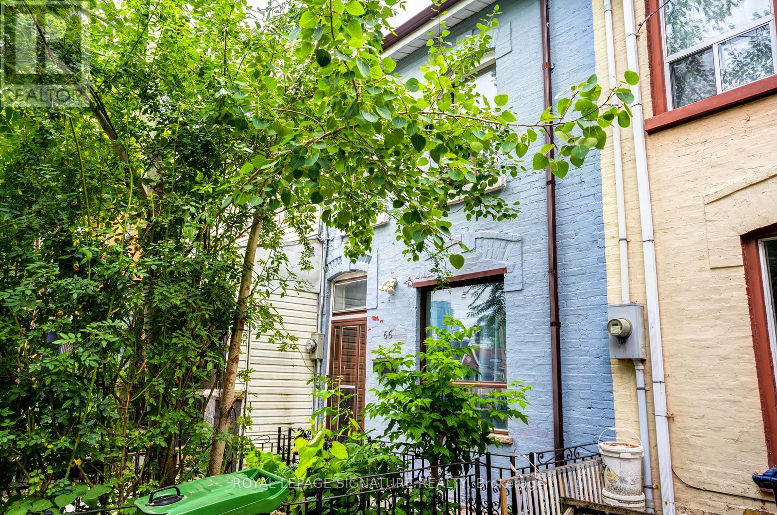 66 Euclid Avenue, Toronto, Ontario  M6J 2J9 - Photo 9 - C12416565