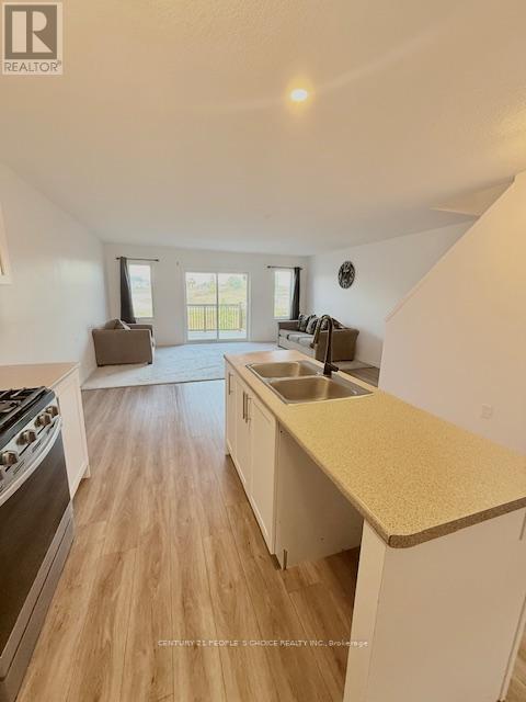 8 West Mill Street, North Dumfries, Ontario  N0B 1E0 - Photo 6 - X12416500