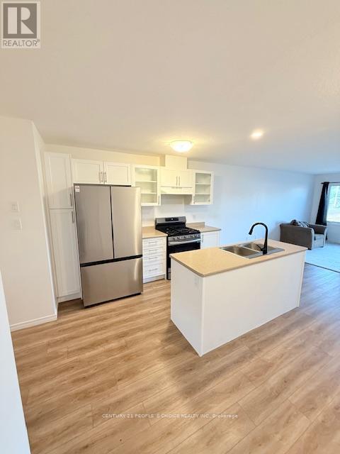 8 West Mill Street, North Dumfries, Ontario  N0B 1E0 - Photo 5 - X12416500