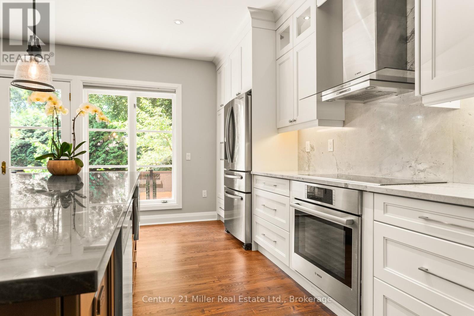 412 Maple Grove Drive, Oakville, Ontario  L6J 4V7 - Photo 12 - W12415811