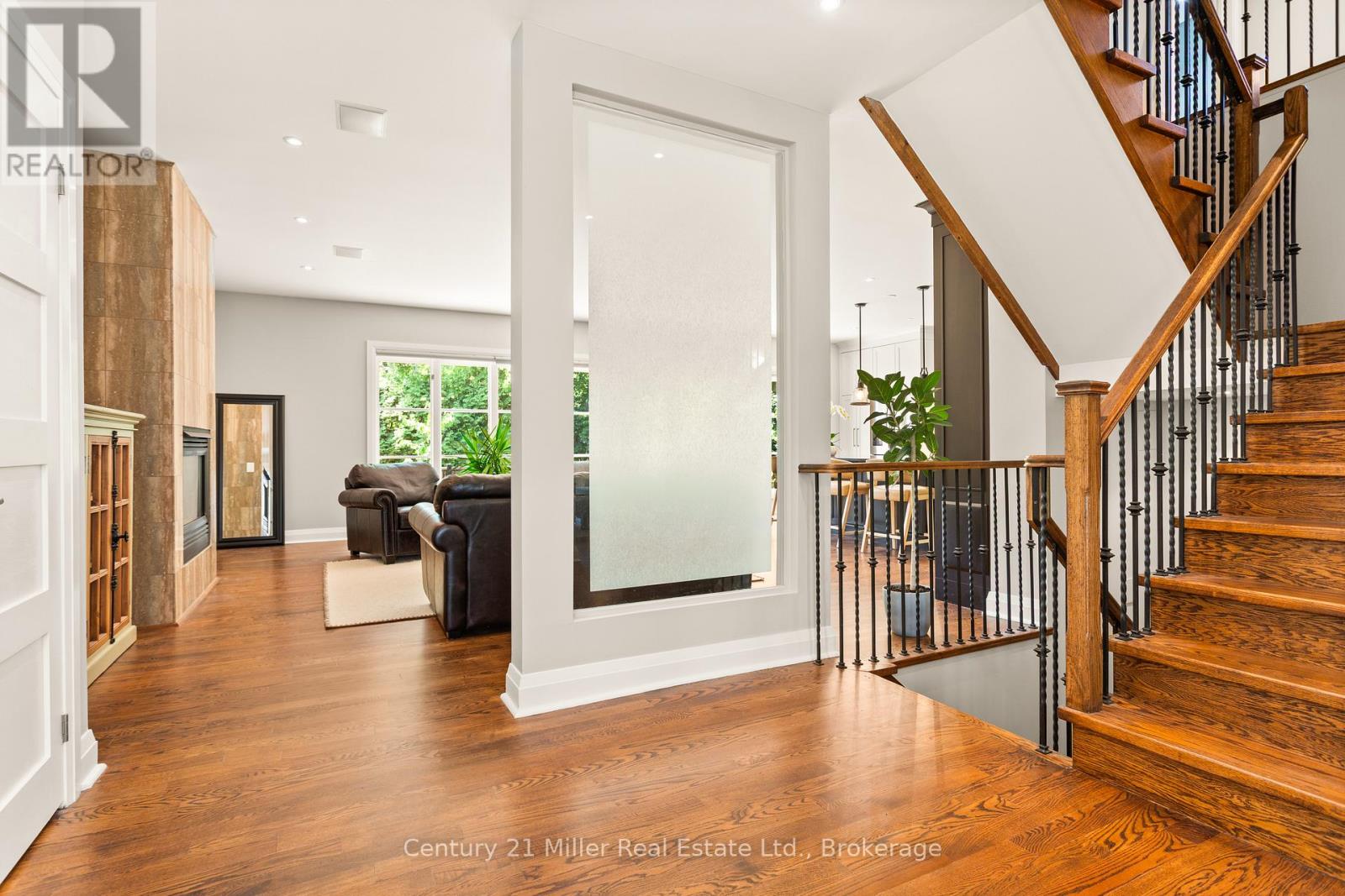 412 Maple Grove Drive, Oakville, Ontario  L6J 4V7 - Photo 6 - W12415811