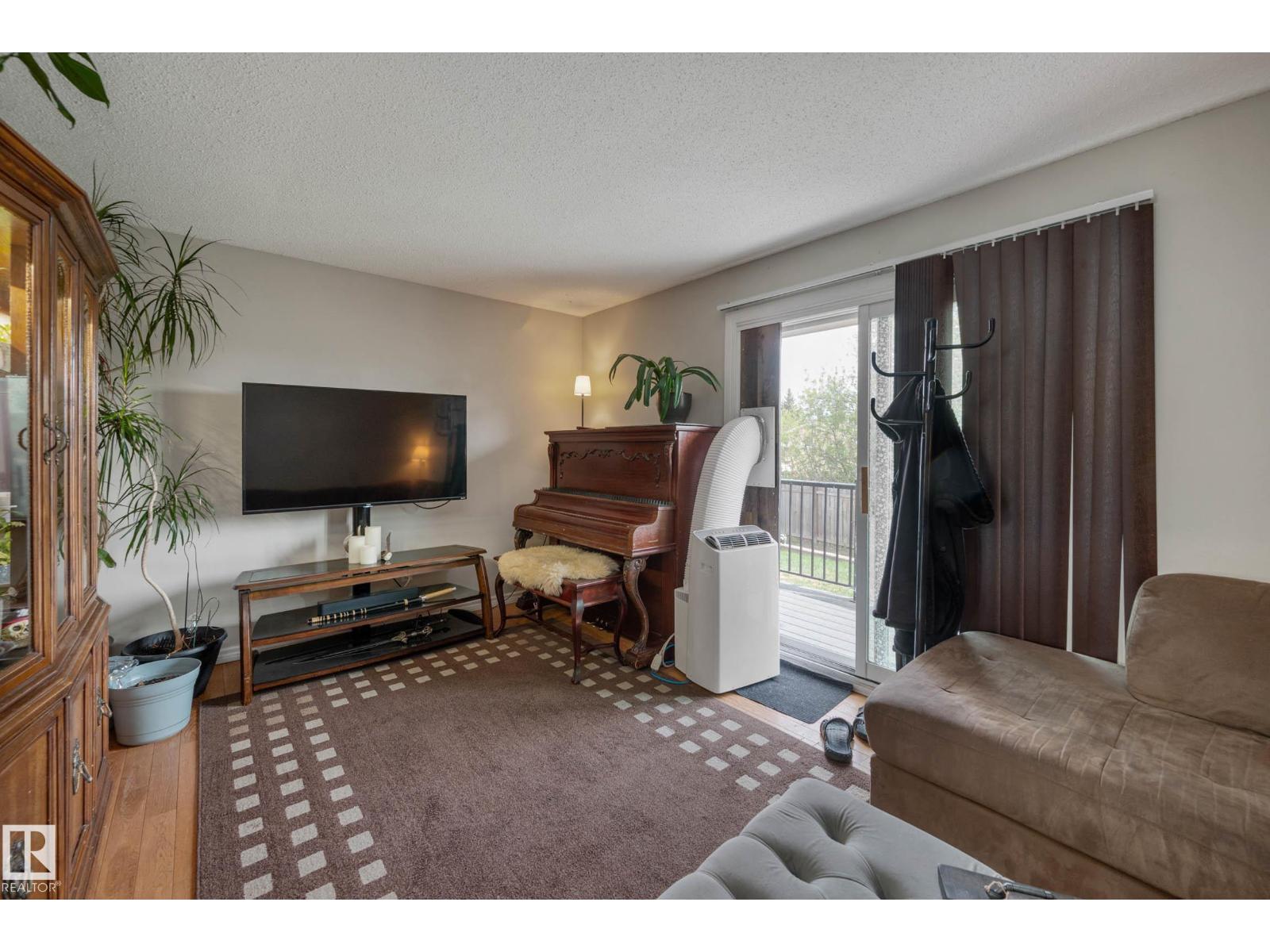9909 171 Av Nw, Edmonton, Alberta  T5X 4X2 - Photo 13 - E4458703