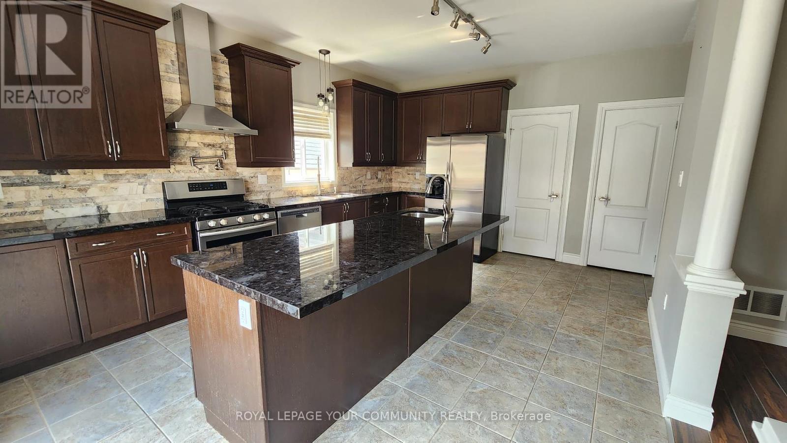 Main - 1417 Sheldon Street, Innisfil, Ontario  L9S 0H8 - Photo 5 - N12416551