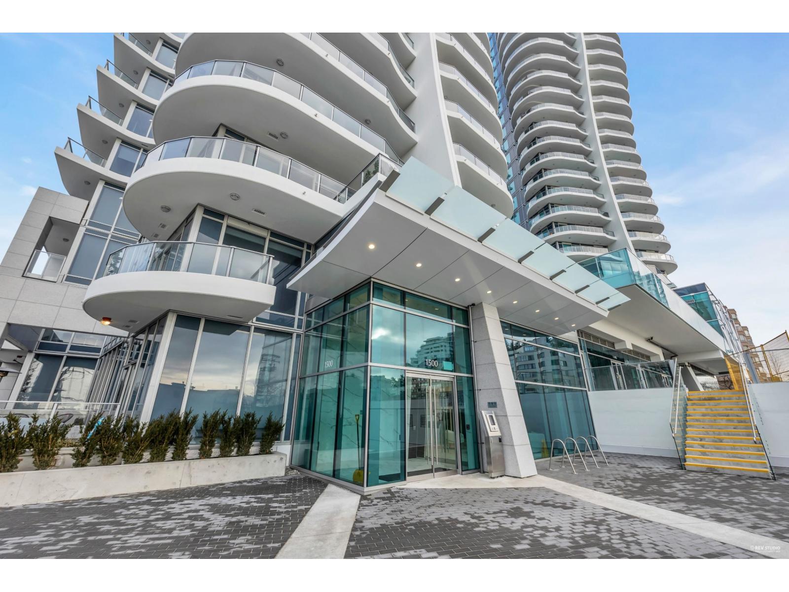 203 1500 Martin Street, White Rock, British Columbia  V4B 0C2 - Photo 3 - R3047645