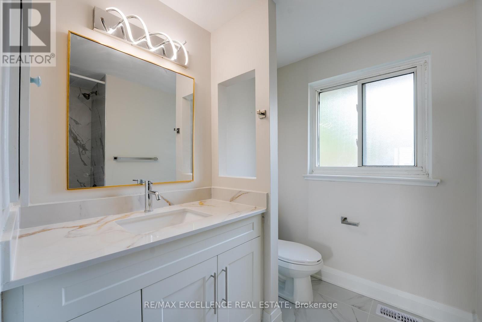 85 Watson Crescent, Brampton (Brampton East), Ontario  L6W 1E5 - Photo 21 - W12416535