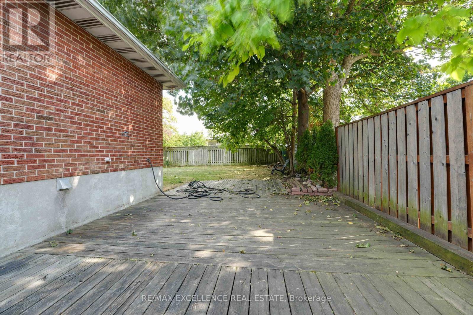 85 Watson Crescent, Brampton (Brampton East), Ontario  L6W 1E5 - Photo 28 - W12416535
