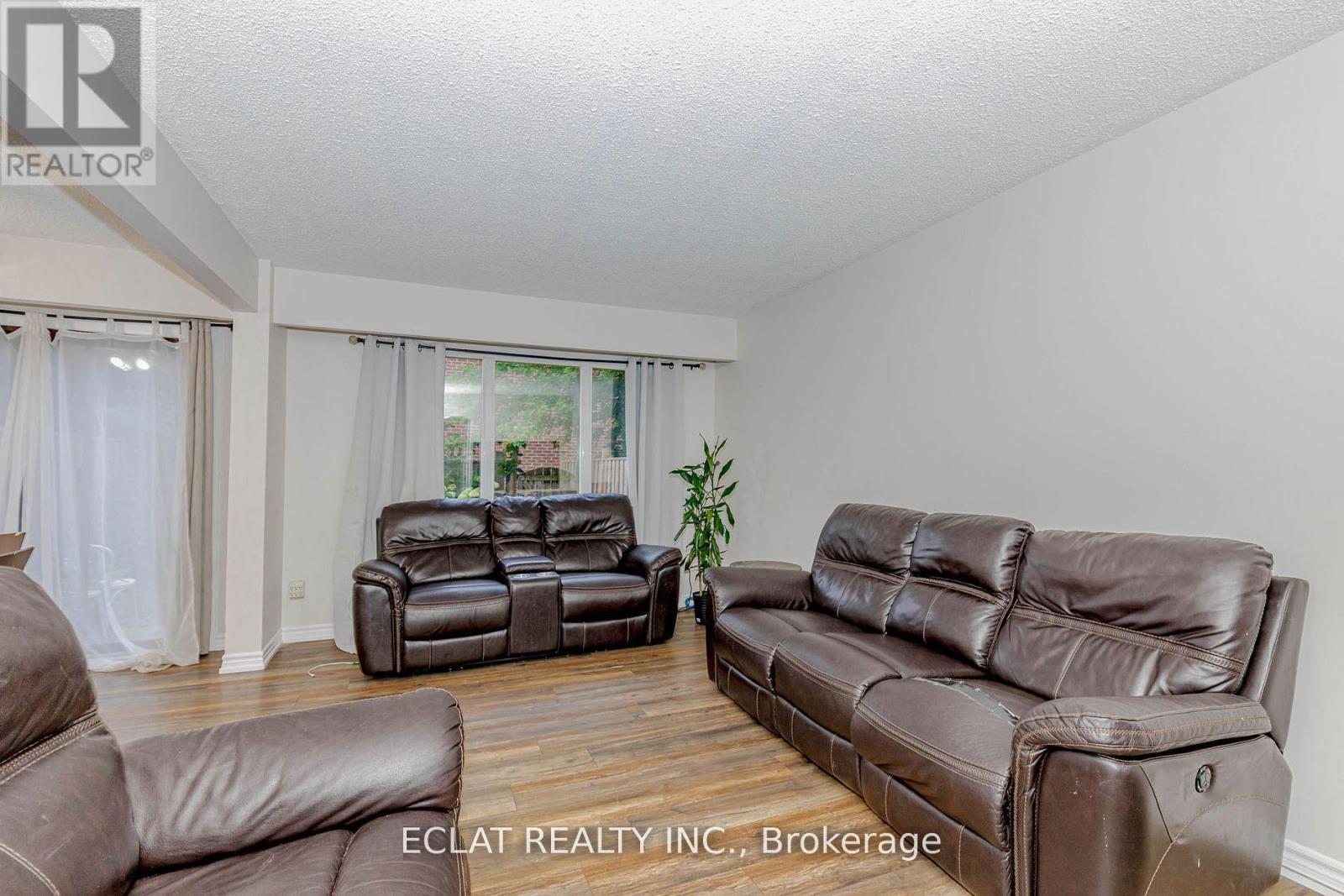 91 - 91 Baronwood Court, Brampton, Ontario  L6V 3H7 - Photo 10 - W12416555