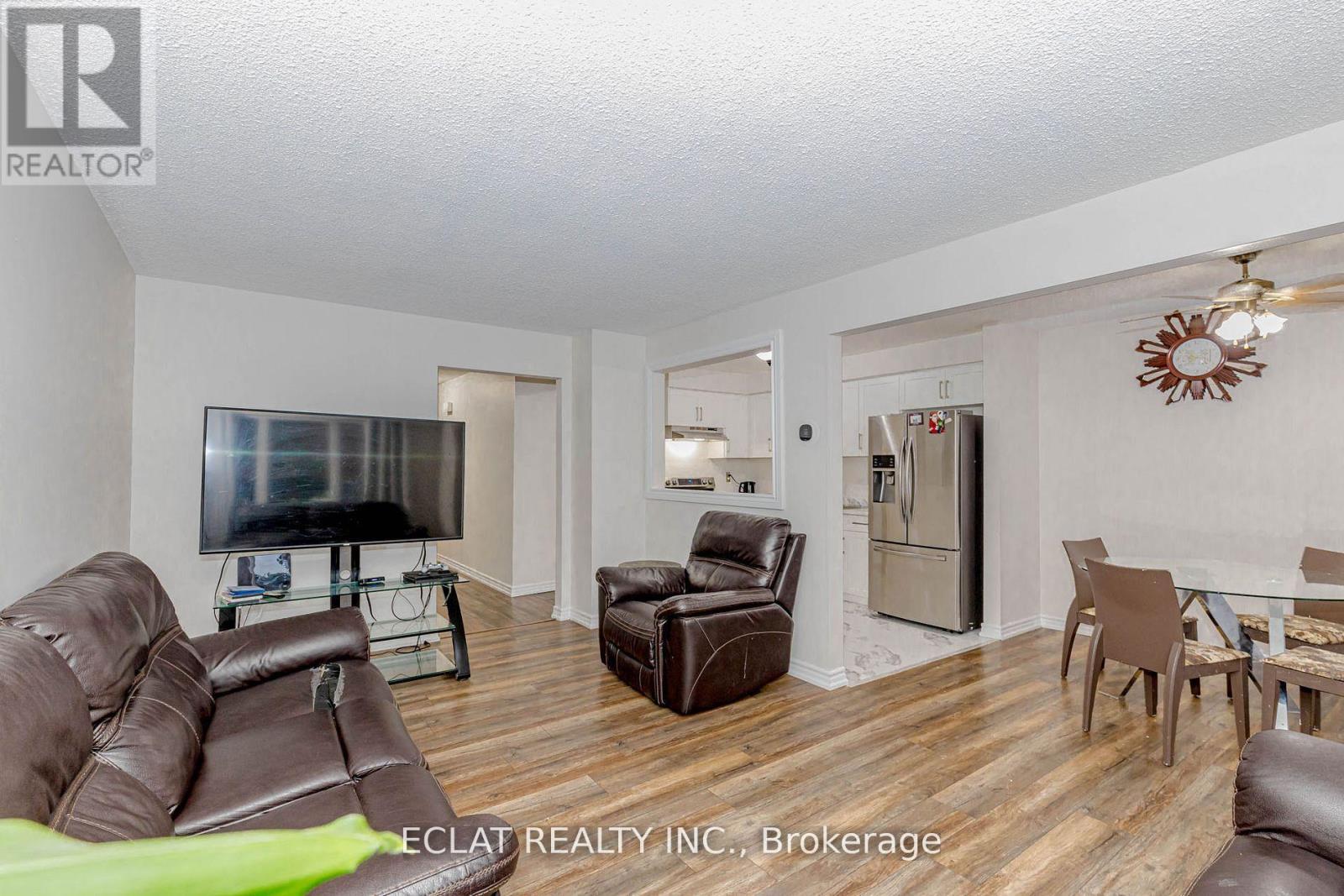 91 - 91 Baronwood Court, Brampton, Ontario  L6V 3H7 - Photo 11 - W12416555