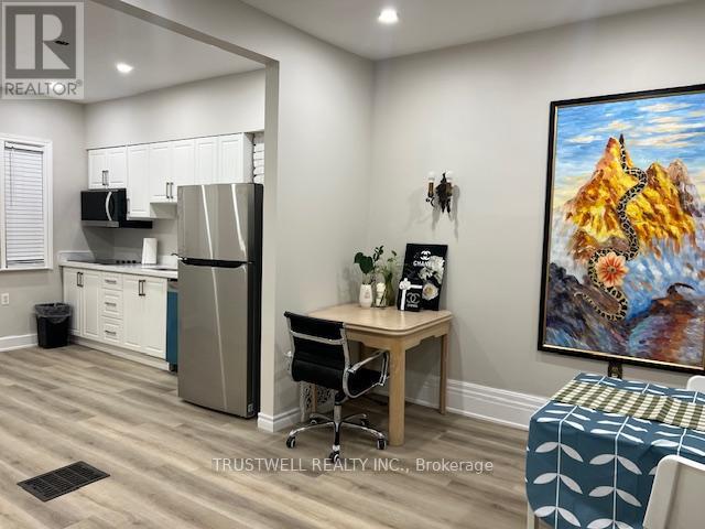 4440 Huron Street, Niagara Falls, Ontario  L2E 2G9 - Photo 3 - X12416567