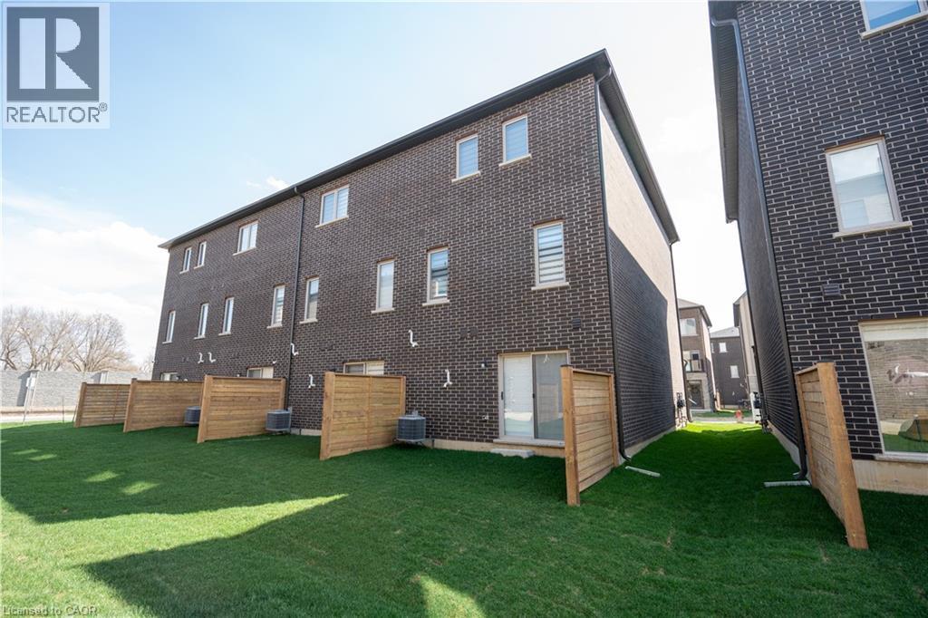 15 Raspberry Lane, Glanbrook, Ontario  L0R 1W0 - Photo 3 - 40771714
